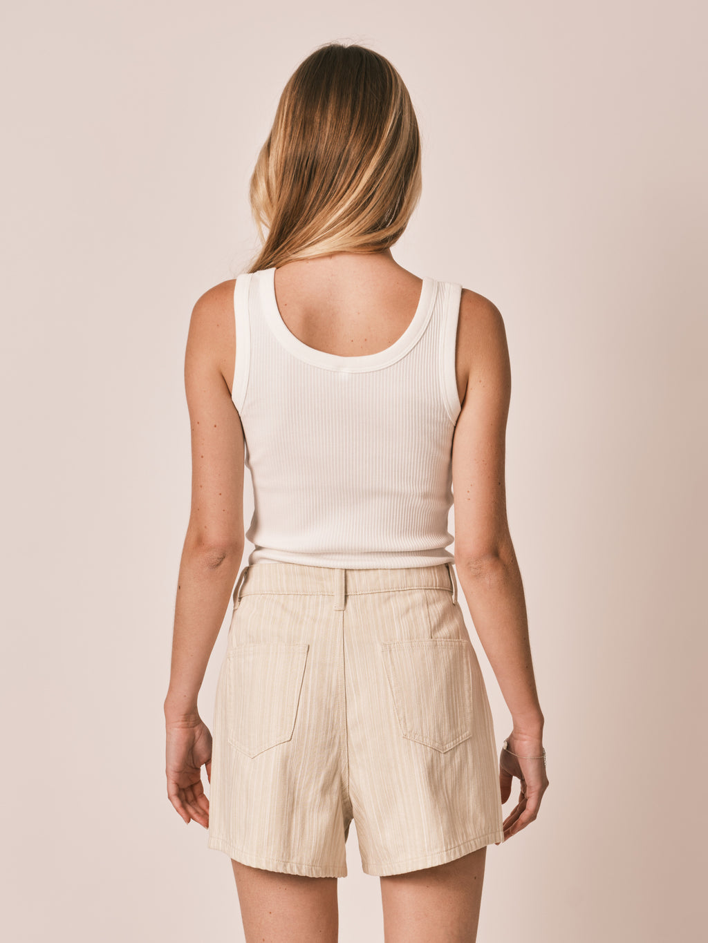 Short ample AYEL en coton femme, BEIGE, taille XS, porté par Zoé (1m76) – photo 4