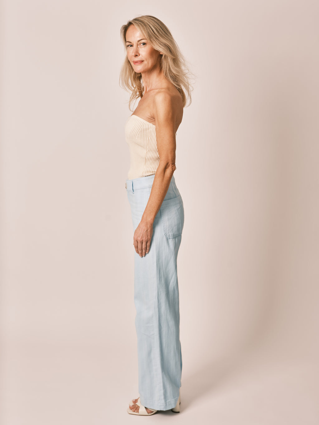 Pantalon évasé bleu clair FEYEL femme, BABY BLUE, taille XS, porté par Jessica (1m75) – photo 3