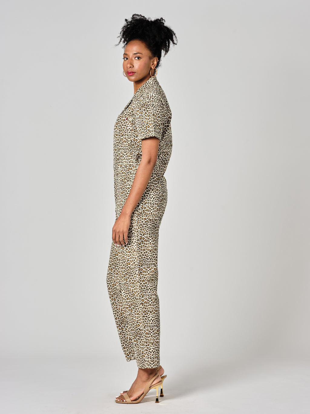 Combinaison manches courtes en Léopard DENISE femme, LEOPARD, taille XS, porté par Shazney (1m75) – photo 3