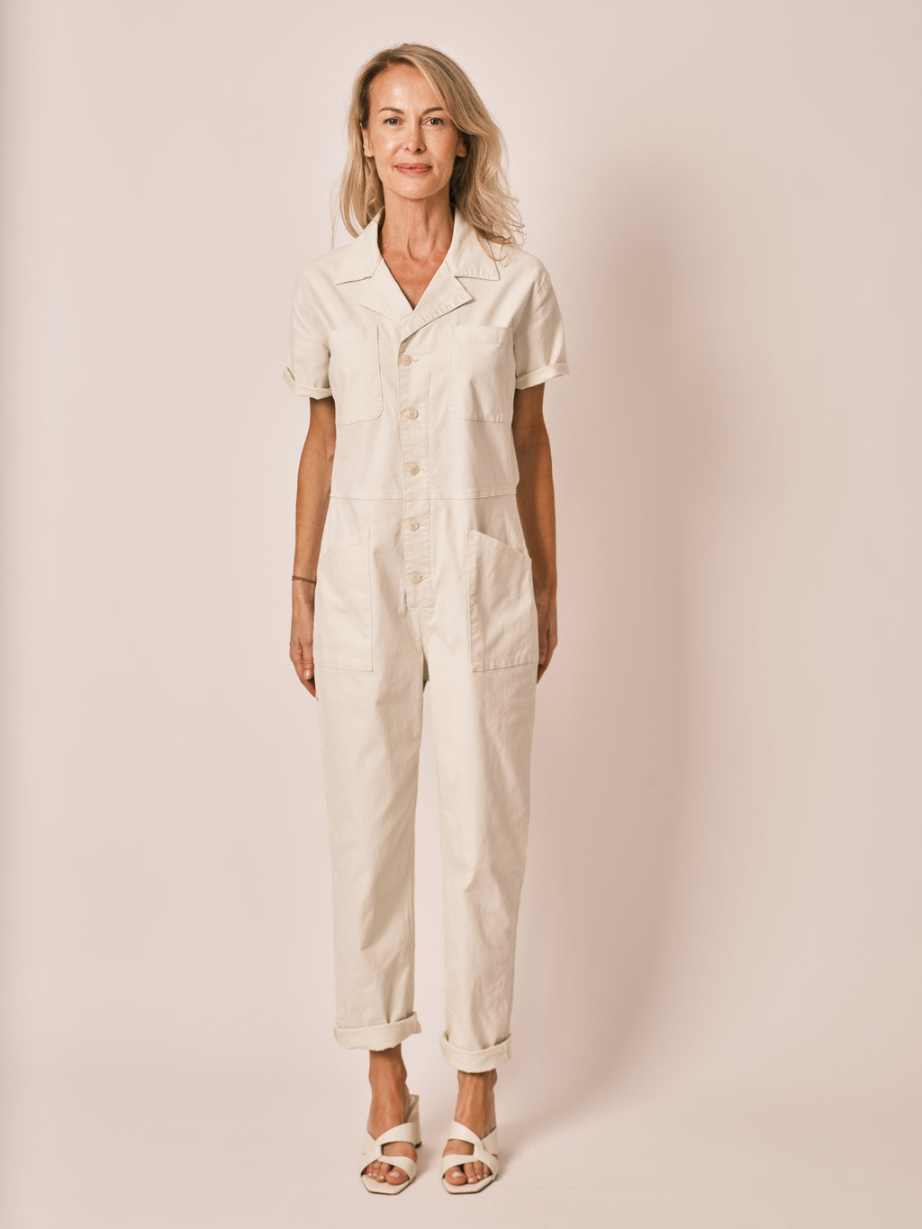 Combinaison manches courtes beige DENISE femme, GREIGE, taille XS, porté par Jessica (1m75) – photo 2