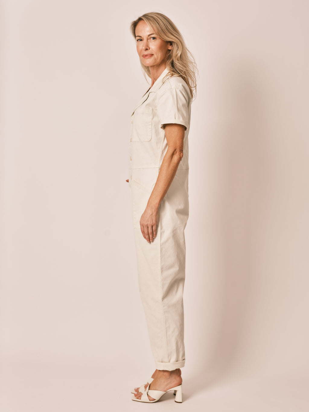 Combinaison manches courtes beige DENISE femme, GREIGE, taille XS, porté par Jessica (1m75) – photo 3