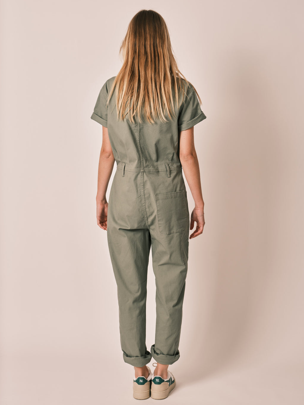 Combinaison manches courtes kaki DENISE femme, KAKI, taille XS, porté par Zoé (1m76) – photo 4