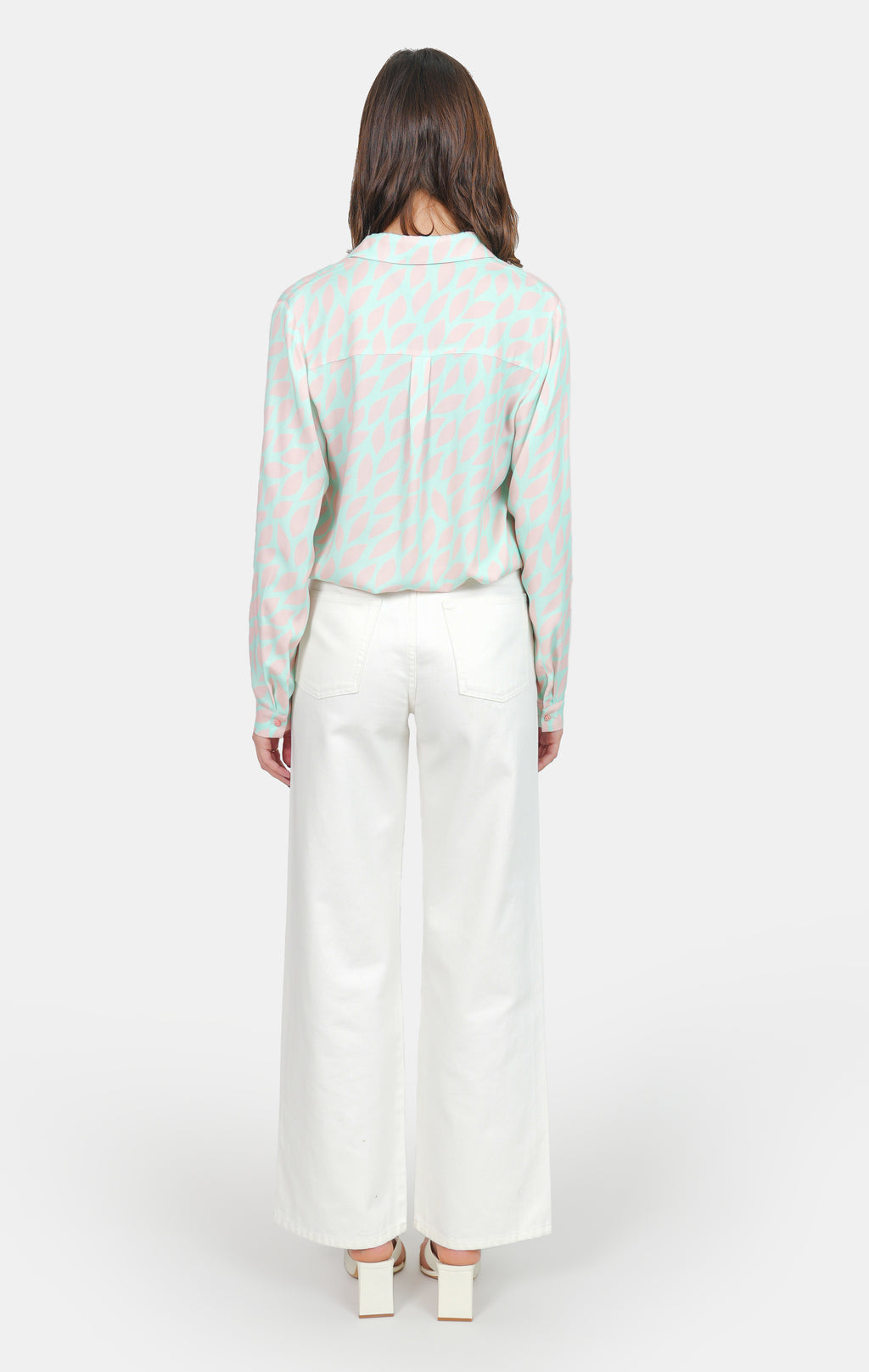 Chemise à motifs Pastel D HELENE femme, PASTEL D, taille XS, porté par Claire (1m76) – photo 5