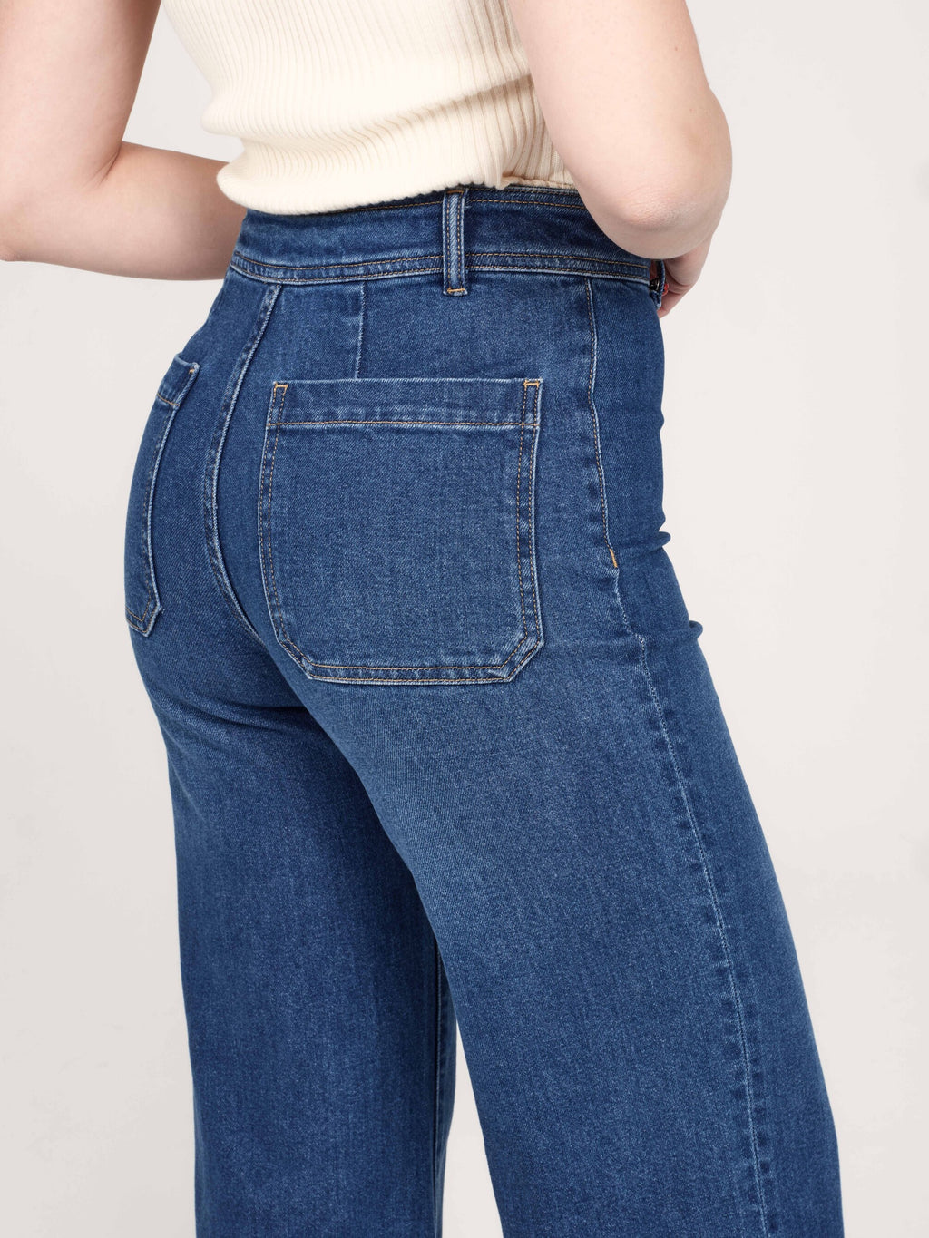 Jean évasé stone FAUVE femme, STONE, taille XS, porté par Priscilla (1m76) – photo 5