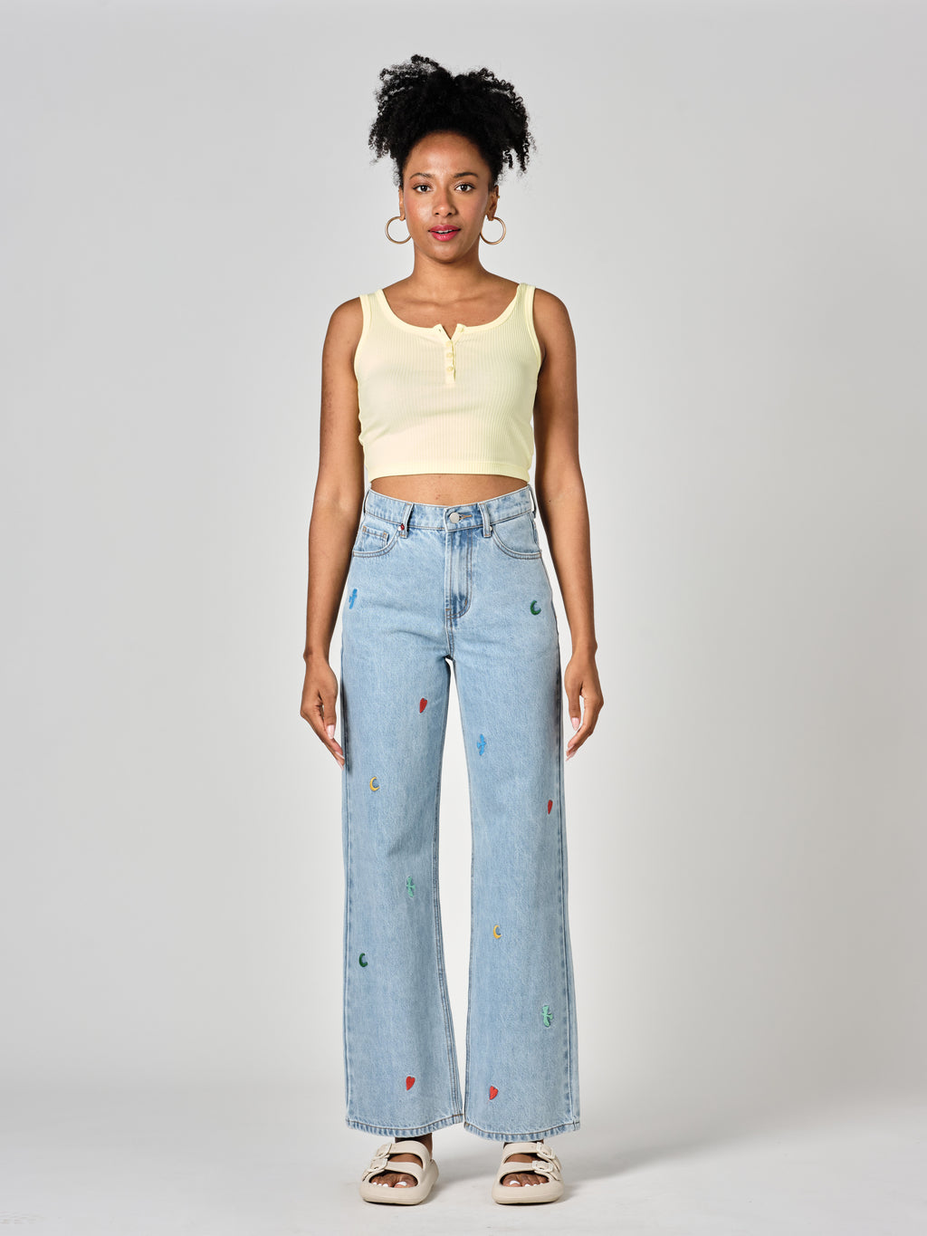 Jean évasé bleu FOREST LUNA femme, BLUE, taille XS, porté par Shazney (1m75) – photo 2