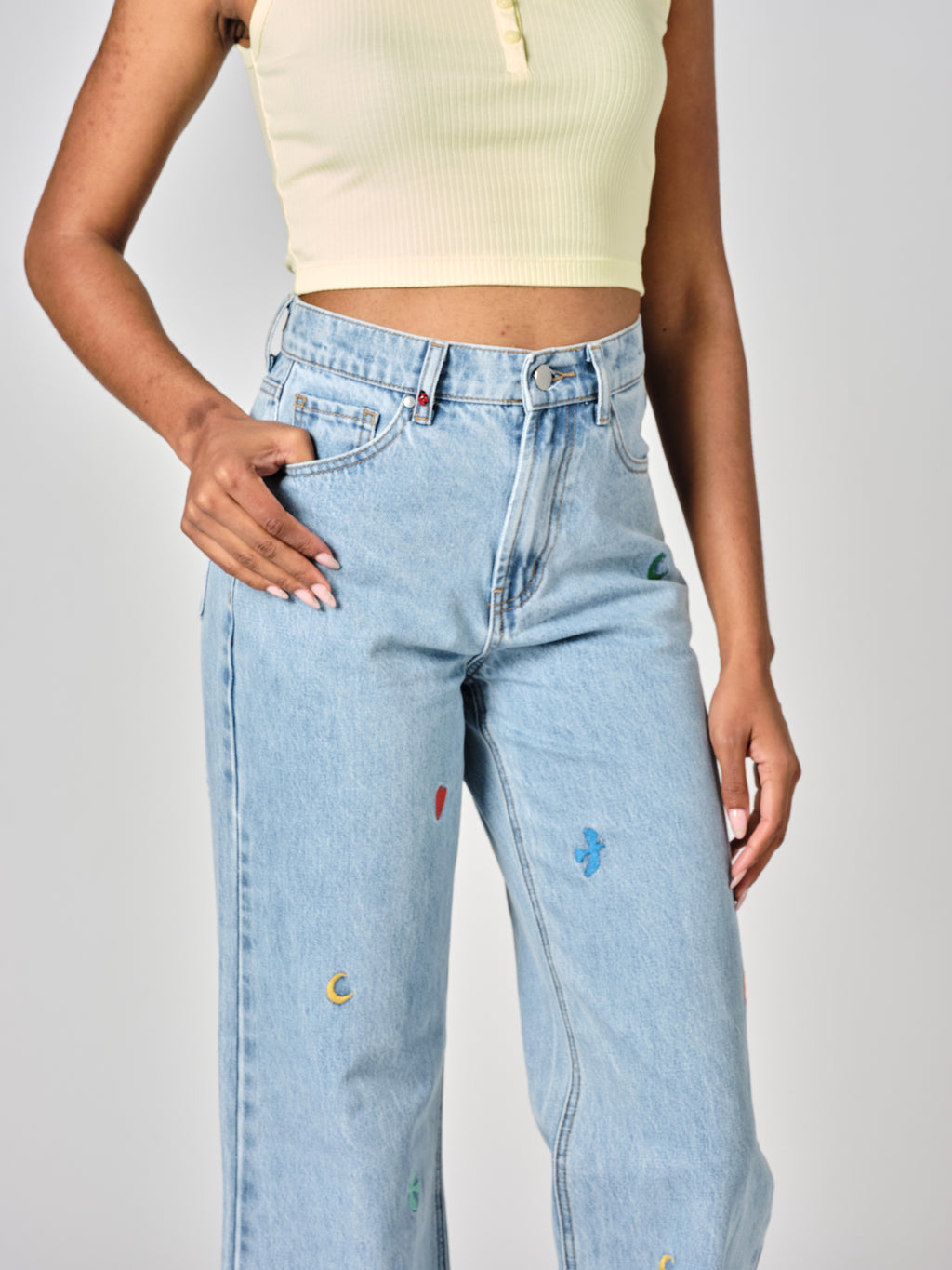 Jean évasé bleu FOREST LUNA femme, BLUE, taille XS, porté par Shazney (1m75) – photo 5