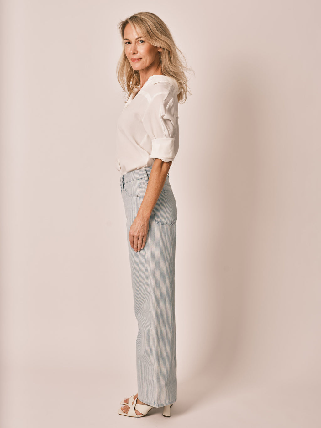 Jean évasé FOREST STRIPE en coton femme, BLUE, taille XS, porté par Jessica (1m75) – photo 3