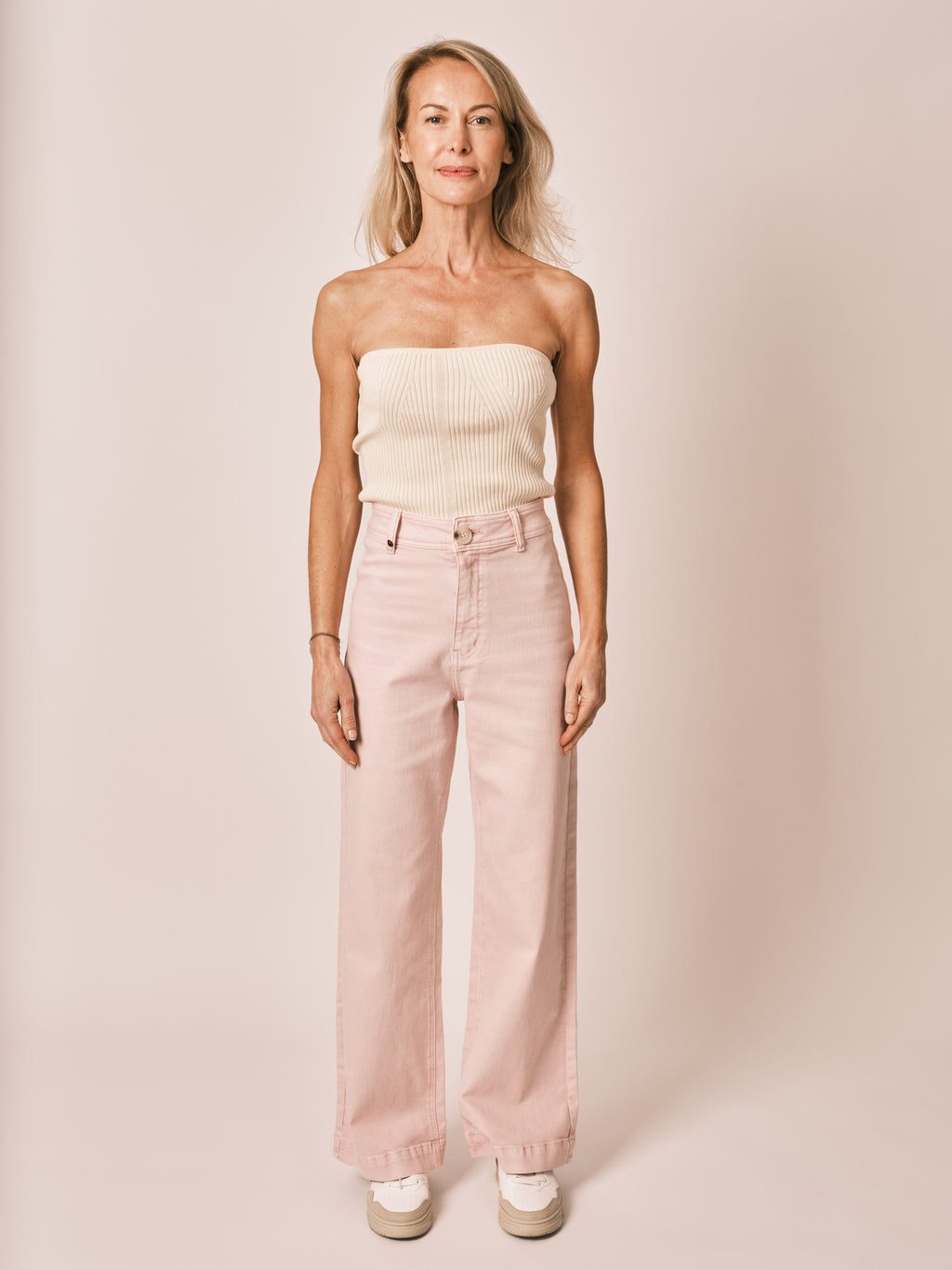 Jean évasé rose FAUVE femme, PINK, taille XS, porté par Jessica (1m75) – photo 2