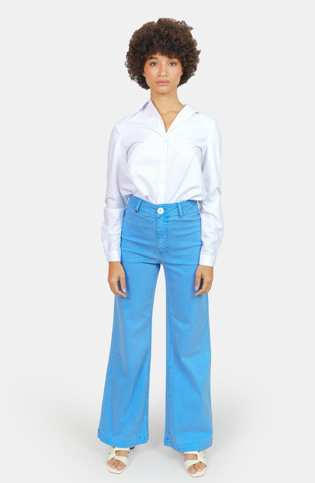 Jean évasé bleu royal FAUVE femme, ROYAL BLUE, taille XS, porté par Marie (1m71) – photo 2