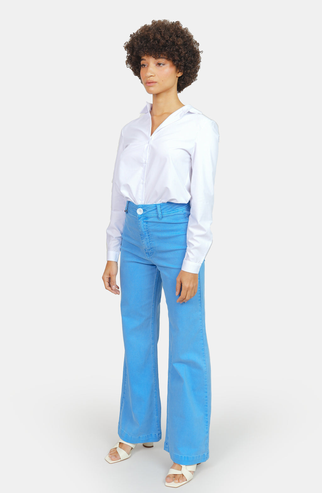 Jean évasé bleu royal FAUVE femme, ROYAL BLUE, taille XS, porté par Marie (1m71) – photo 3