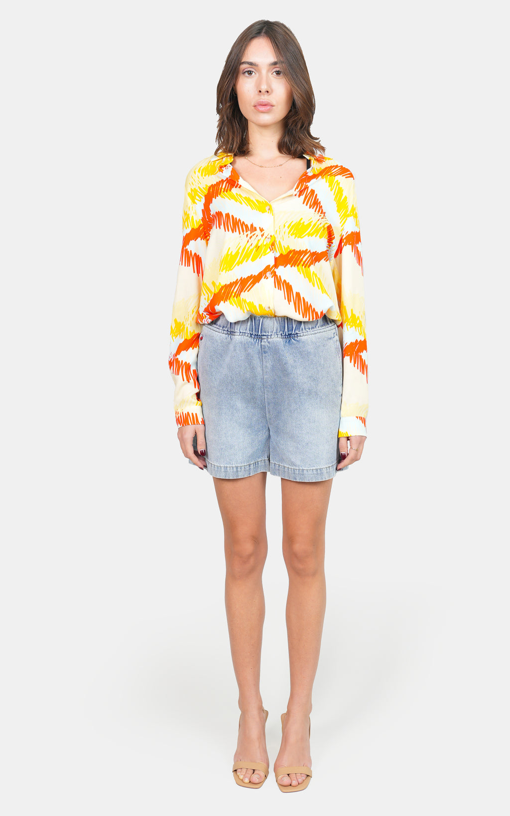 Short ample en jean ABBY femme, LIGHT BLUE, taille XS, porté par Claire (1m76) – photo 4