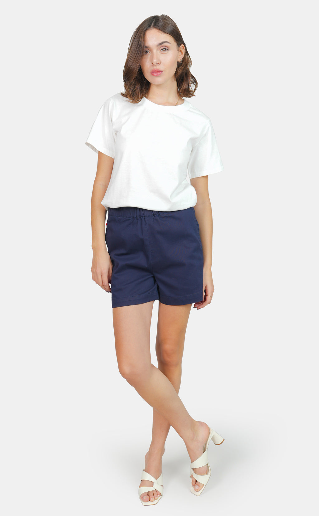 Short ample en jean ABBY bleu marine femme, NAVY, taille XS, porté par Claire (1m76) – photo 2