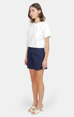 Short ample en jean ABBY bleu marine femme, NAVY, taille XS, porté par Claire (1m76) – photo 4