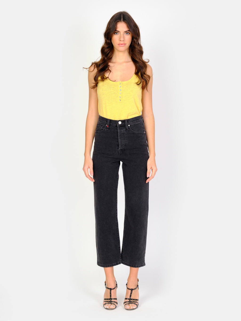 Jean droit court noir POLA femme, BLACK, taille 26, porté par Jessica (1m75) – photo 2