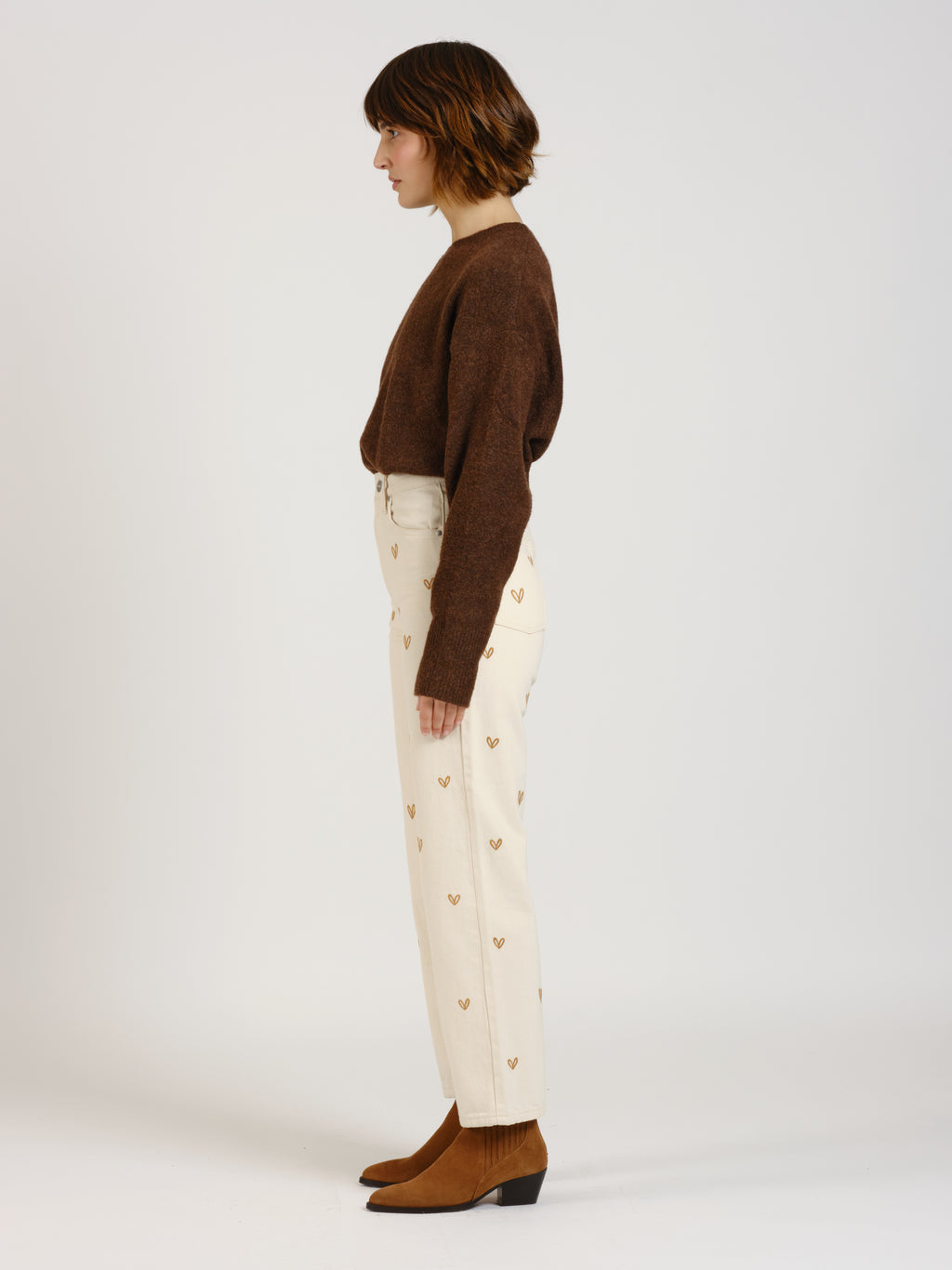 Jean droit greige POLA EMBRO HEART femme, GREIGE, taille 24, porté par Sarah (1m73) – photo 3