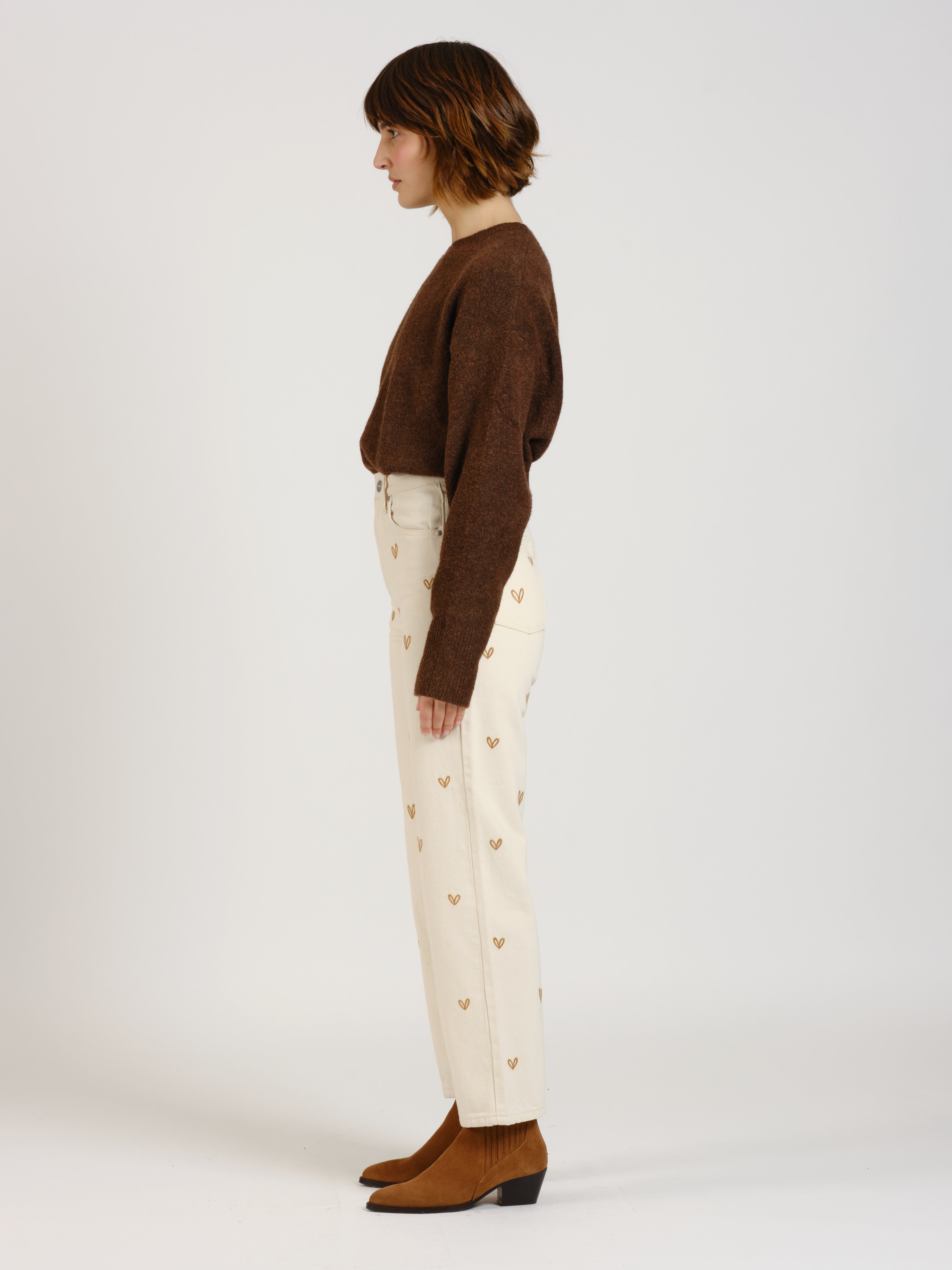 Jean droit greige POLA EMBRO HEART femme, GREIGE, taille 24, porté par Sarah (1m73) – photo 3
