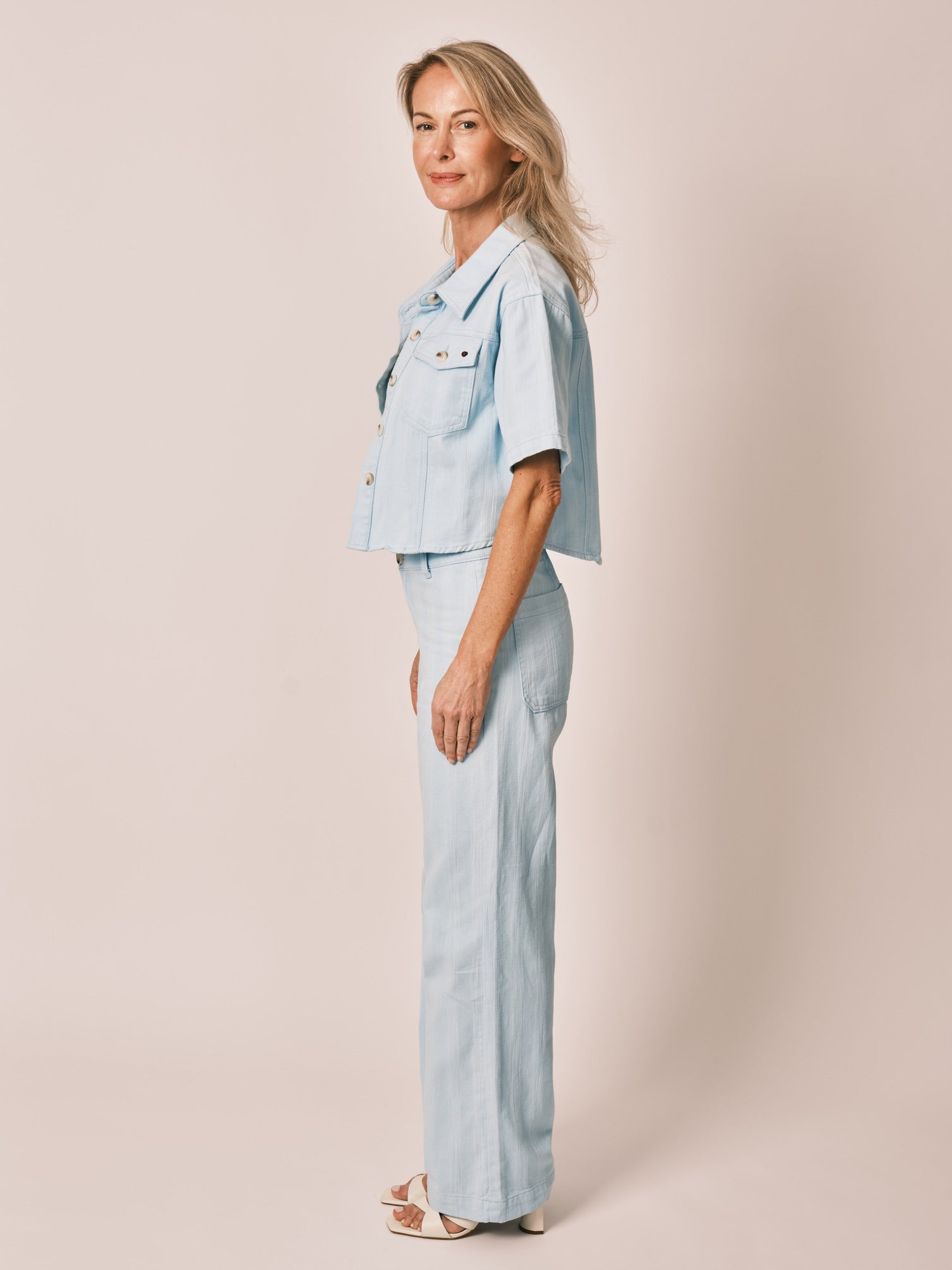 Veste bleu clair VILMA 100% coton femme, BABY BLUE, taille XS, porté par Jessica (1m75) – photo 3