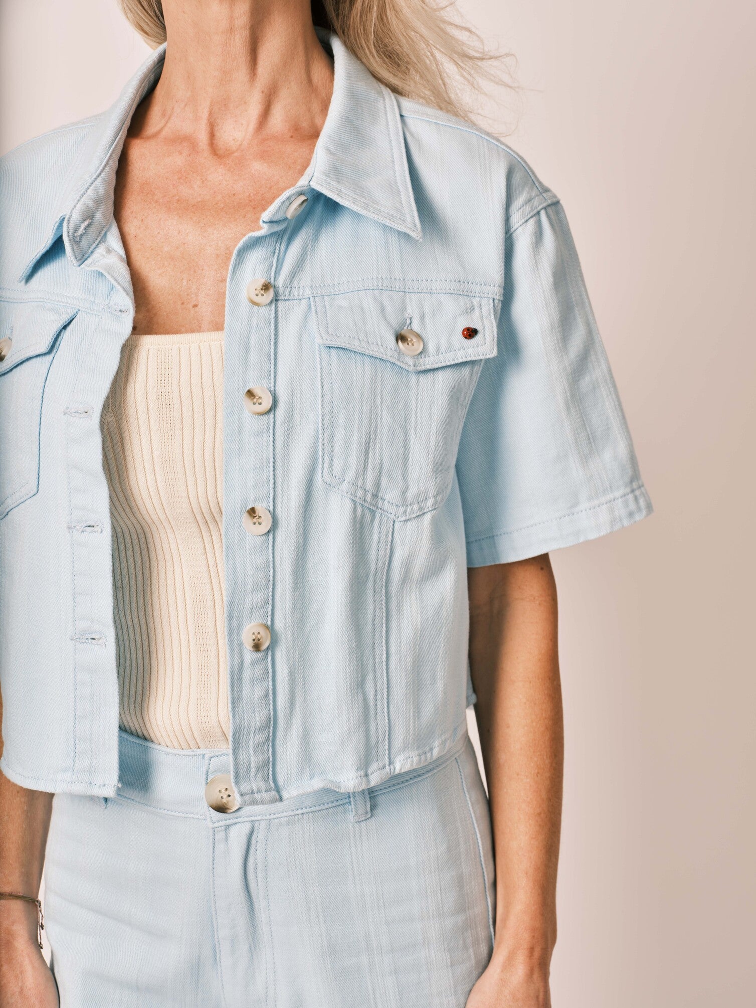 Veste bleu clair VILMA 100% coton femme, BABY BLUE, taille XS, porté par Jessica (1m75) – photo 5