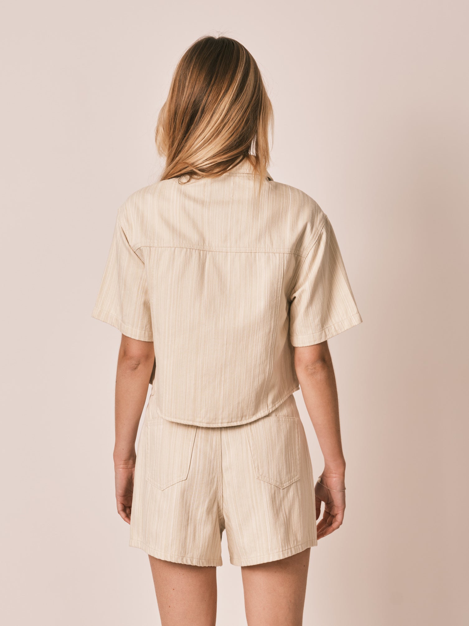 Chemise beige VILMA 100% coton femme, BEIGE, taille XS, porté par Zoé (1m76) – photo 4