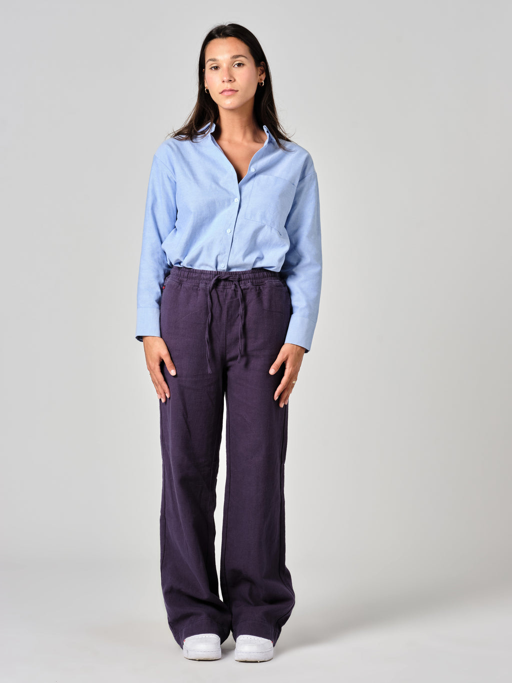 Pantalon évasé navy FRANCINE femme, NAVY, taille XS, porté par Valentine (1m70) – photo 2