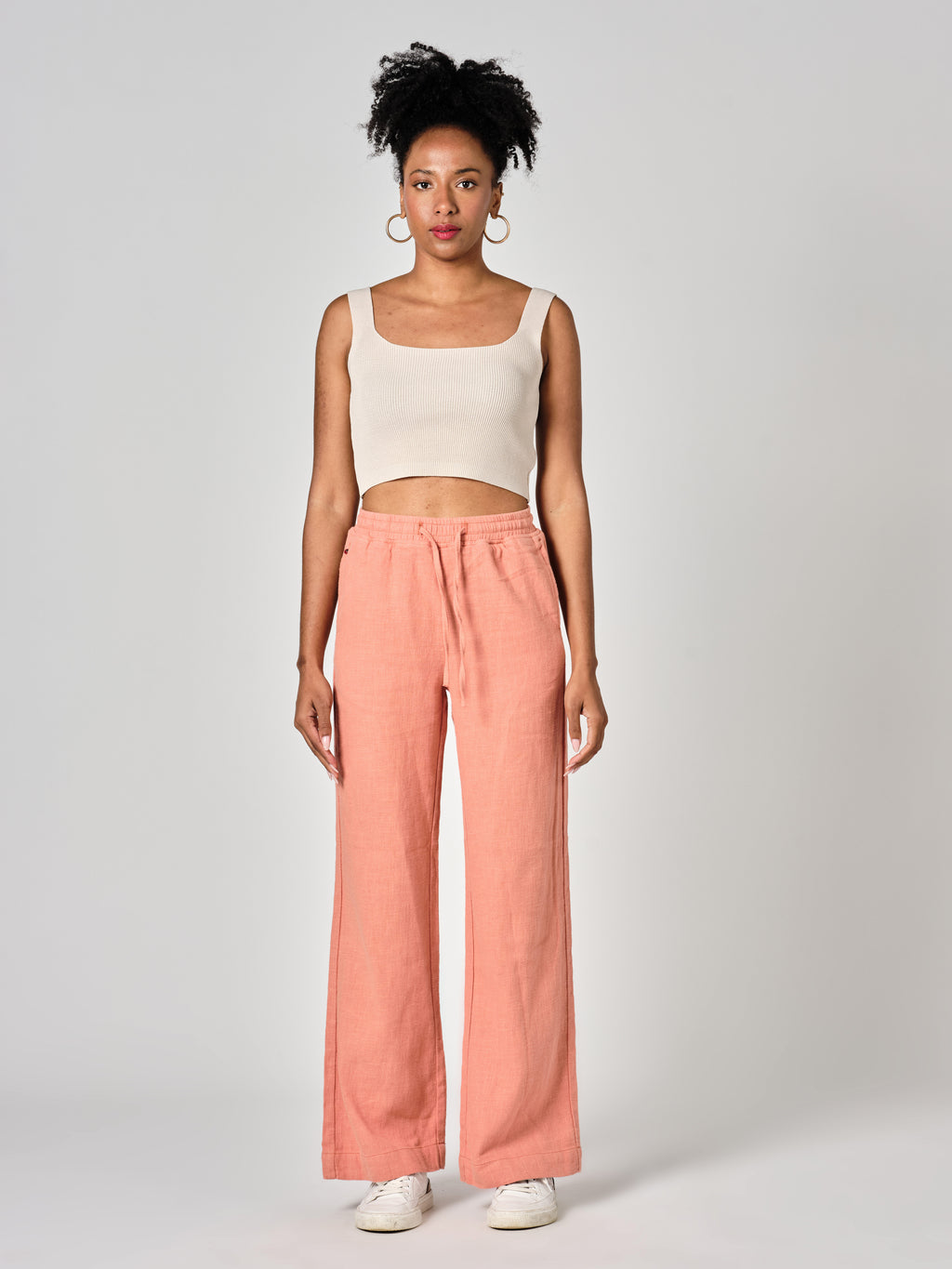 Pantalon évasé Safran FRANCINE femme, SAFRAN, taille XS, porté par Shazney (1m75) – photo 2