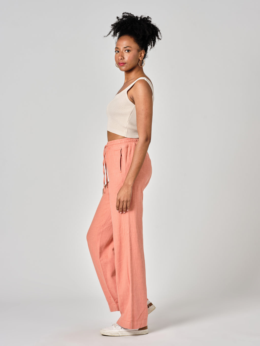 Pantalon évasé Safran FRANCINE femme, SAFRAN, taille XS, porté par Shazney (1m75) – photo 3