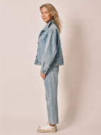 Veste en jean fleur oversize VICKY EMBRO femme, FLOWER, taille XS, porté par Jessica (1m75) – photo 3
