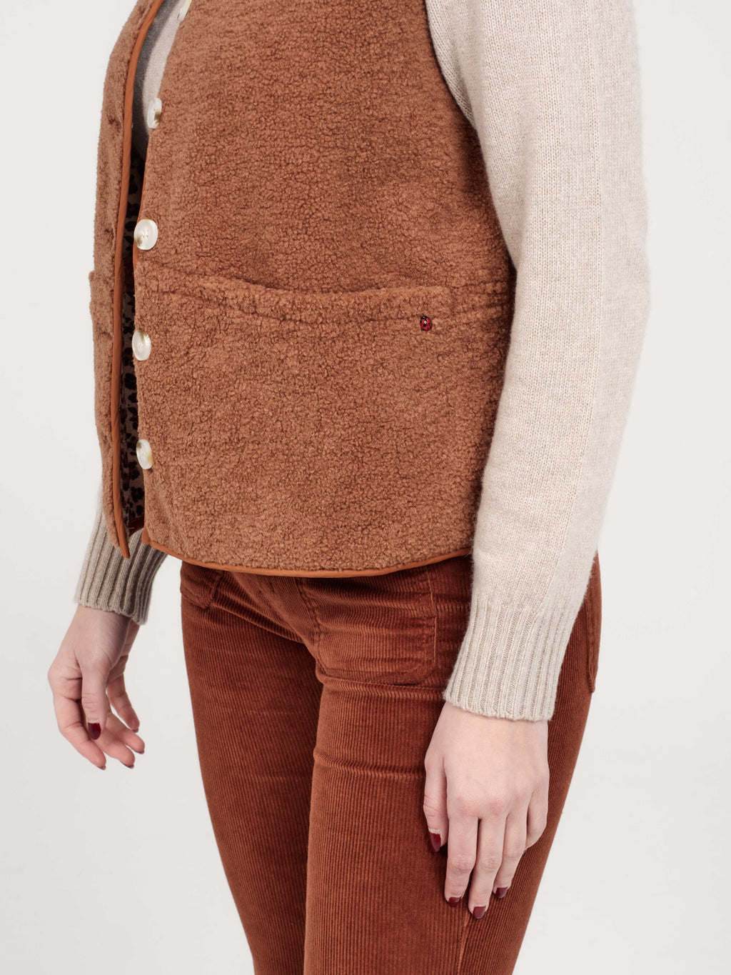 Veste sans manches VITA caramel femme, CARAMEL, taille XS, porté par Priscilla (1m76) – photo 4