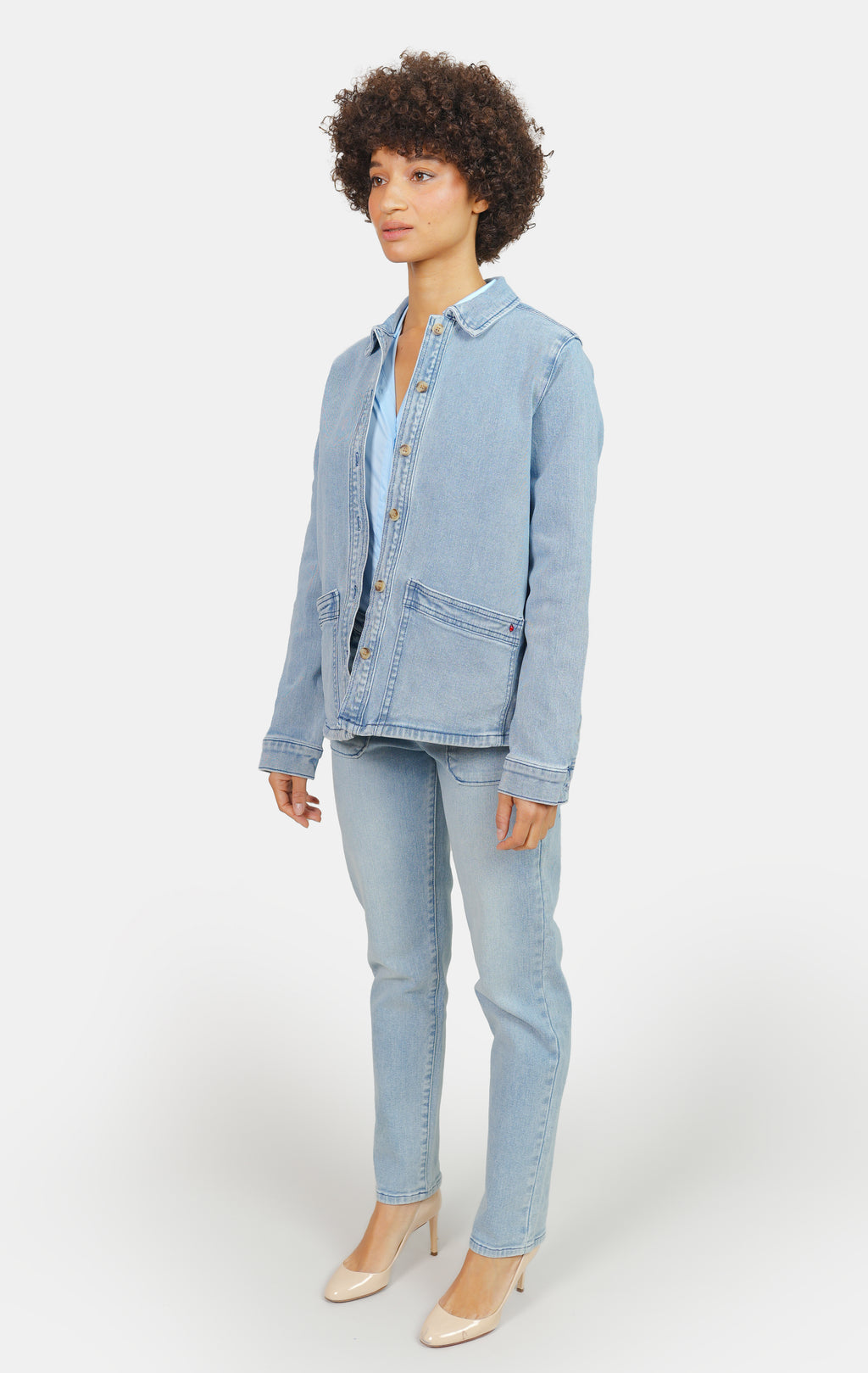 Veste légère bleu en jean VIVIAN femme, LIGHT BLUE, taille XS, porté par Marie (1m71) – photo 4