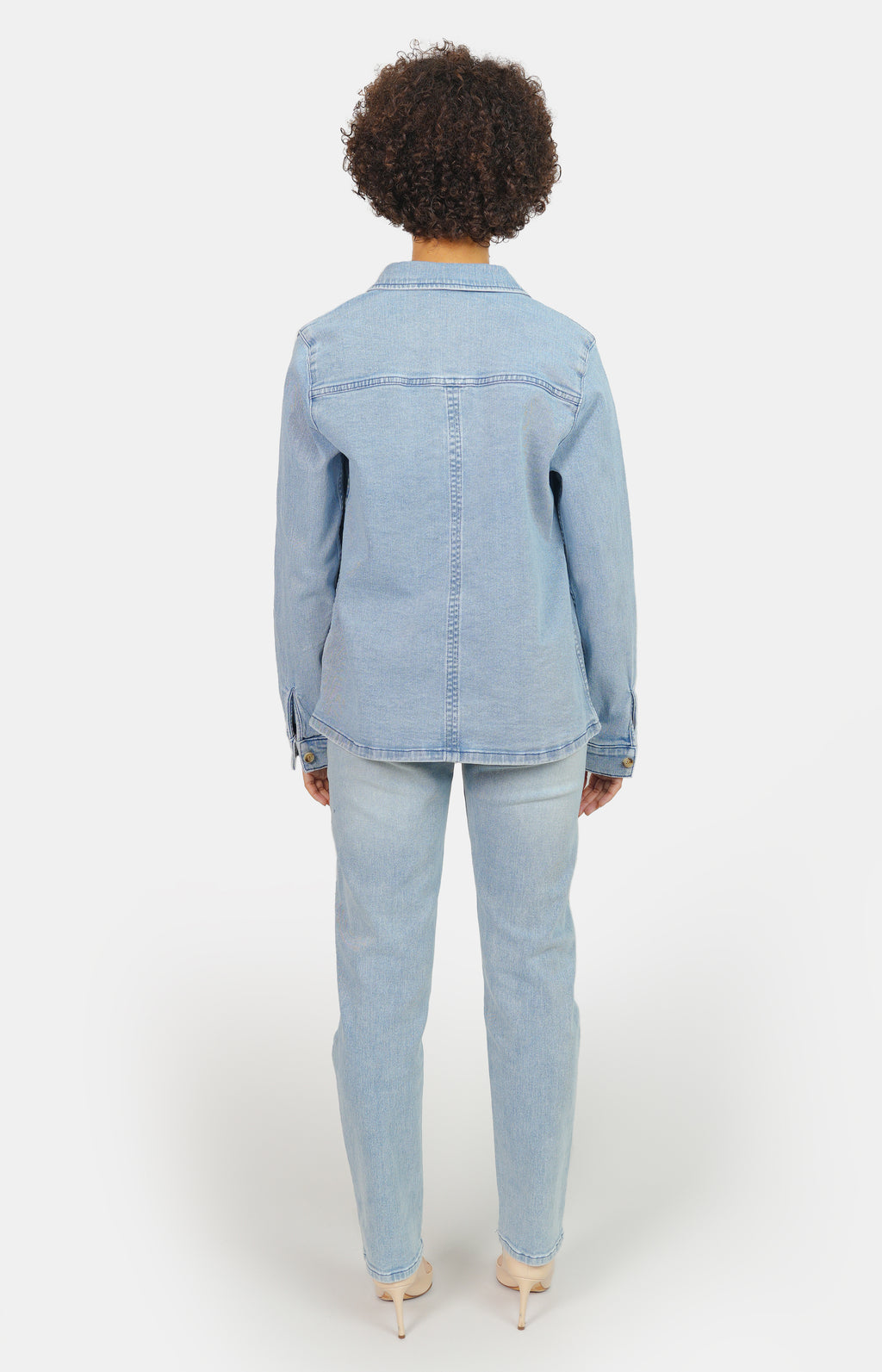 Veste légère bleu en jean VIVIAN femme, LIGHT BLUE, taille XS, porté par Marie (1m71) – photo 5