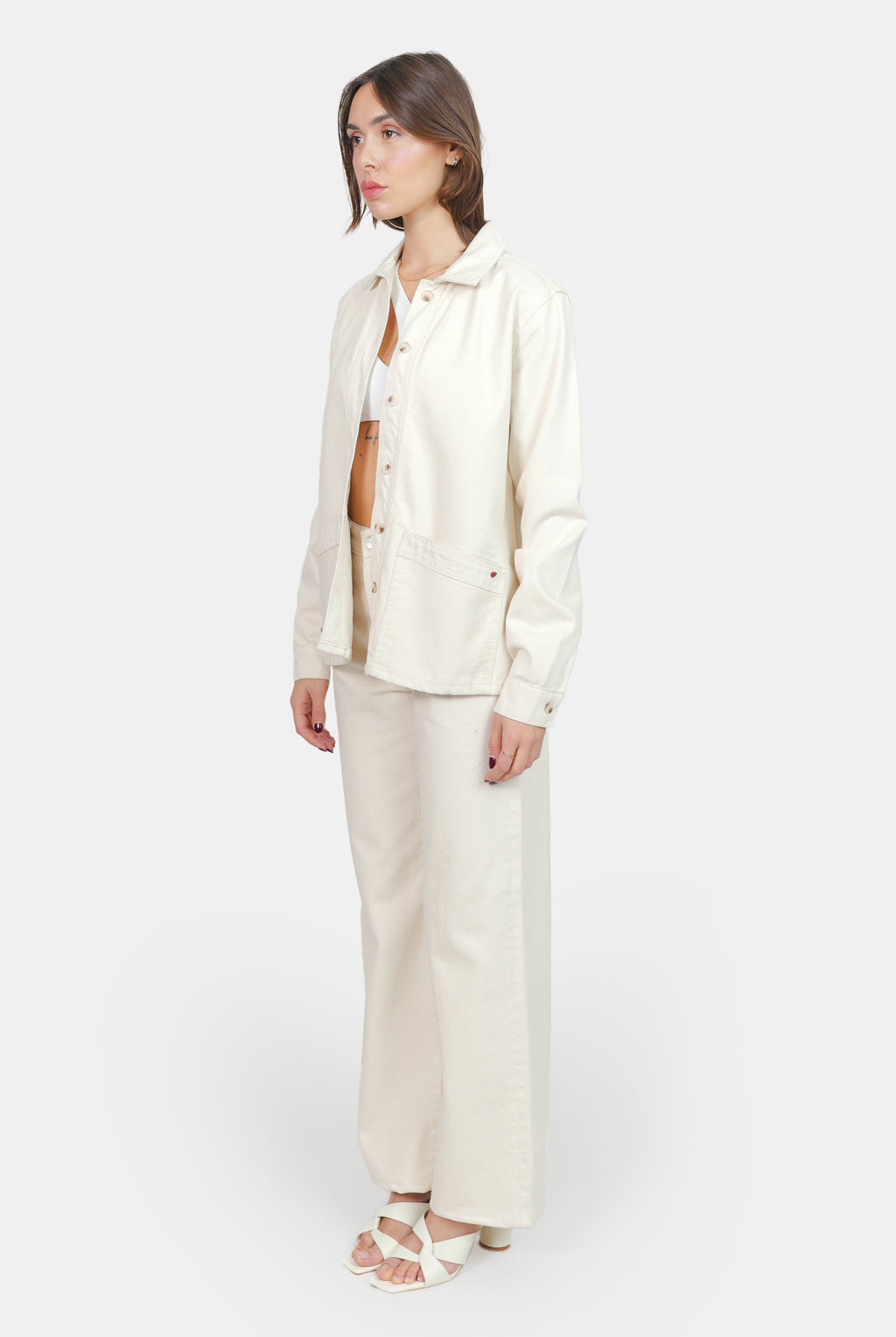 Veste légère écru en jean VIVIAN femme, GREIGE, taille XS, porté par Claire (1m76) – photo 4