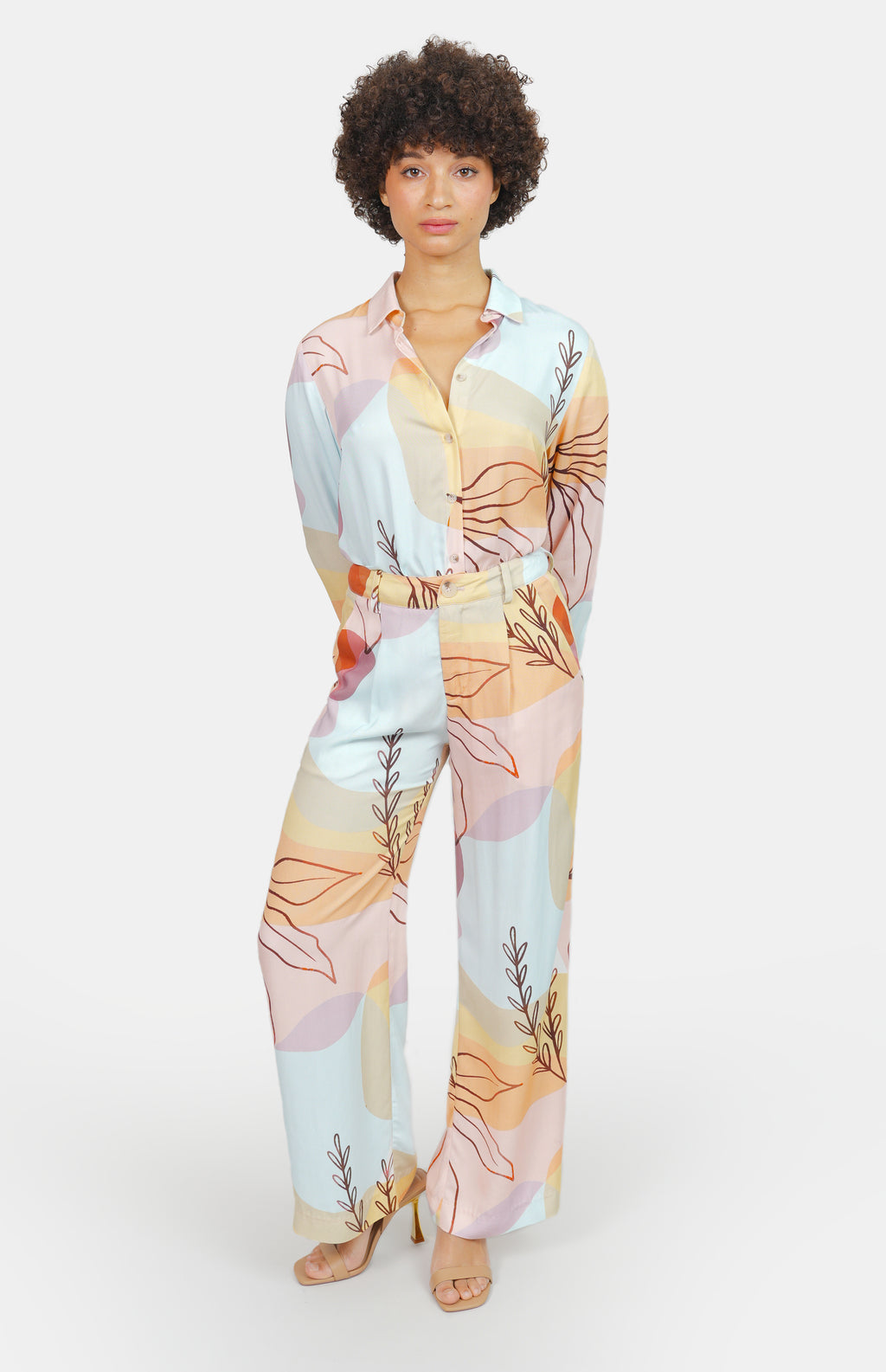 Pantalon imprimé Céramic RUBY femme, CERAMIC, taille XS, porté par Marie (1m71) – photo 2