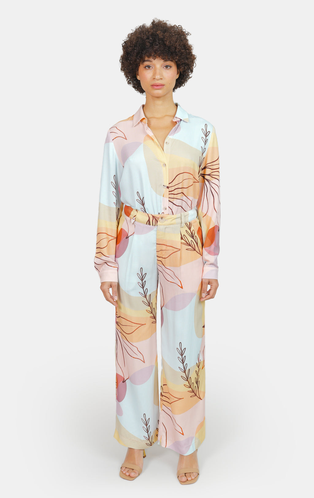 Pantalon imprimé Céramic RUBY femme, CERAMIC, taille XS, porté par Marie (1m71) – photo 3