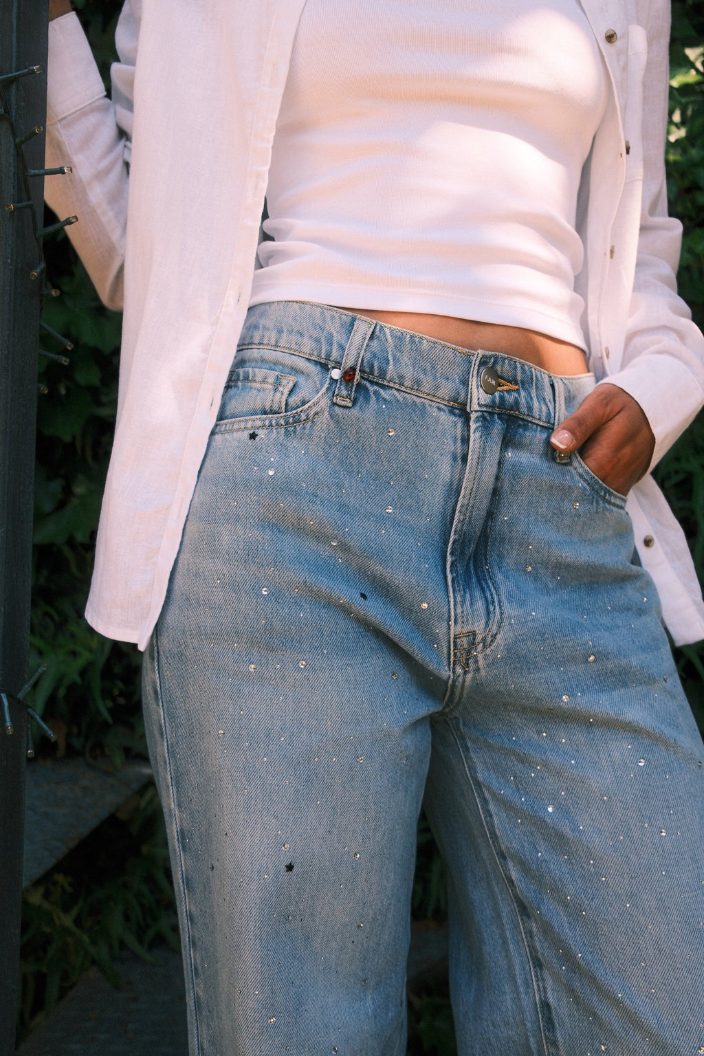 Jean large bleu FLORA STRASS femme, BLUE, taille XS, porté par Mélissa (1m70) (F.A.M. JEANS) – photo 1