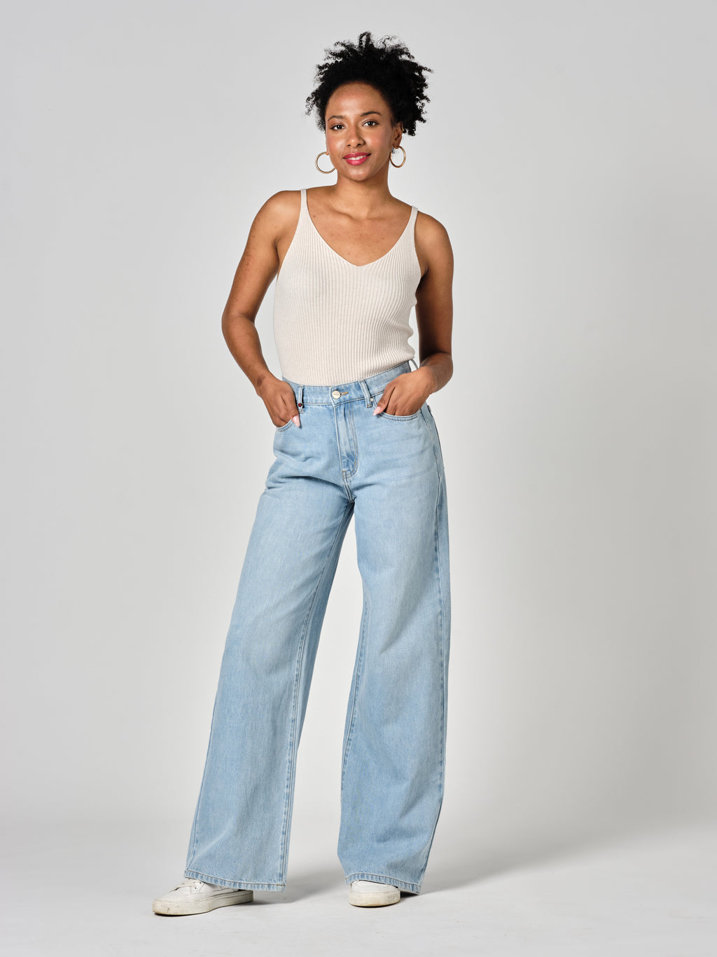 Jean large taille haute FLORA femme, BLUE, taille XS, porté par Shazney (1m75) (F.A.M. JEANS) – photo 1