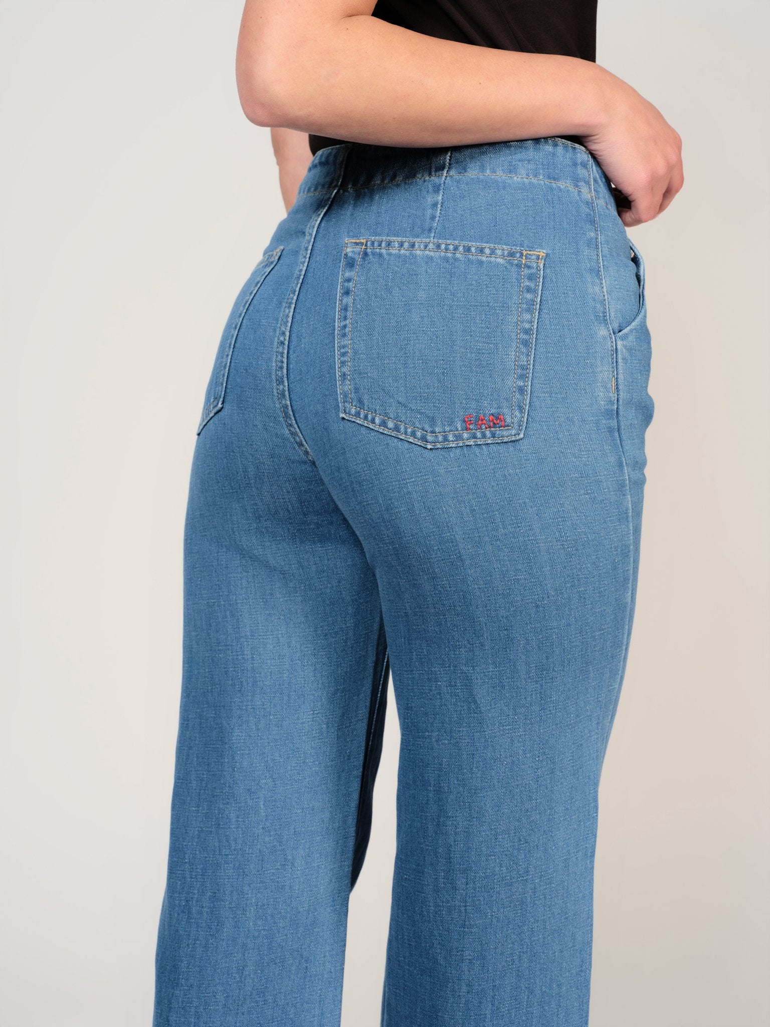 Jean évasé bleu FILIN femme, BLUE, taille XS, porté par Mélissa (1m70) – photo 4