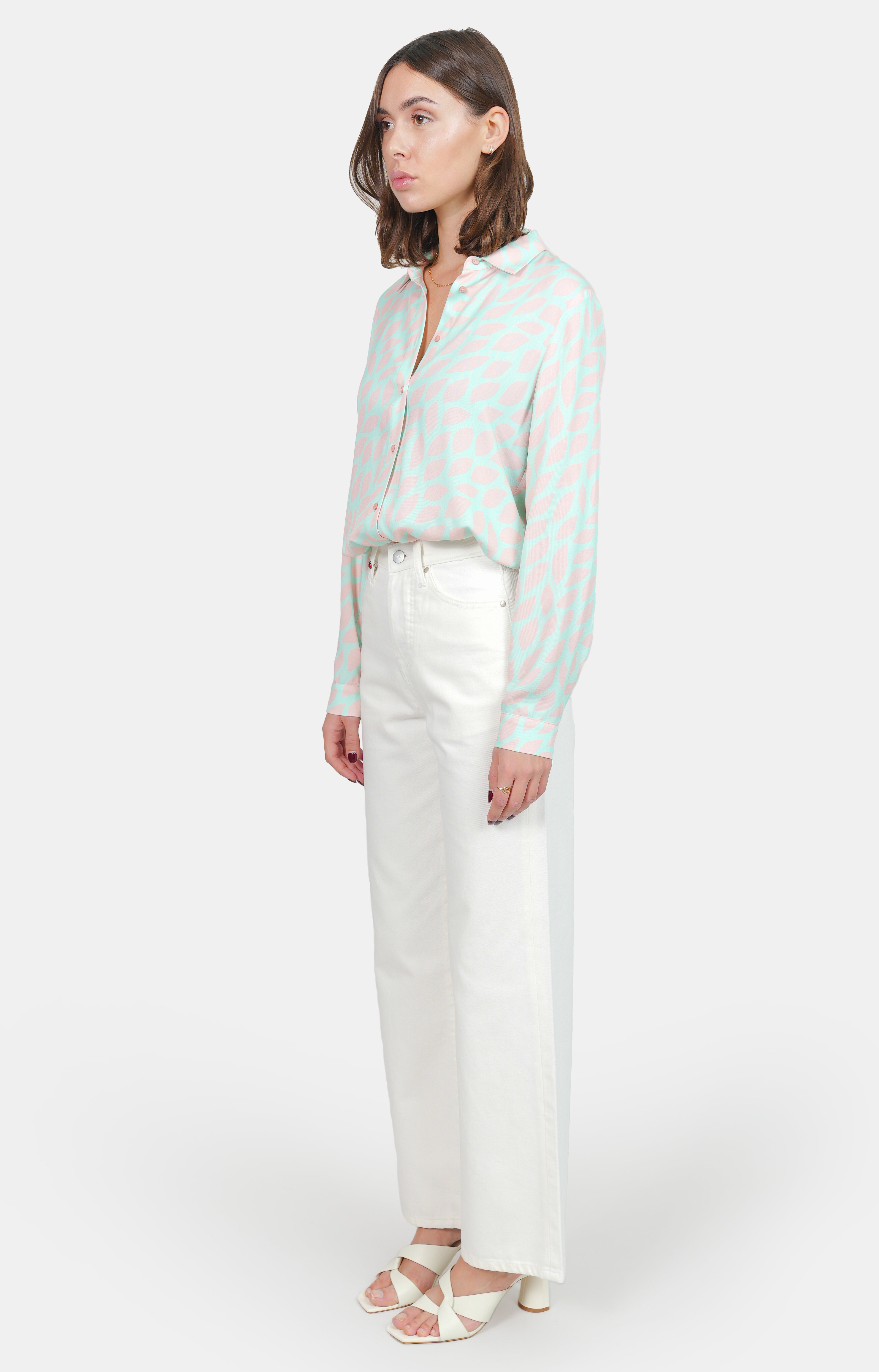 Jean évasé blanc FOREST femme, WHITE, taille XS, porté par Claire (1m76) – photo 3