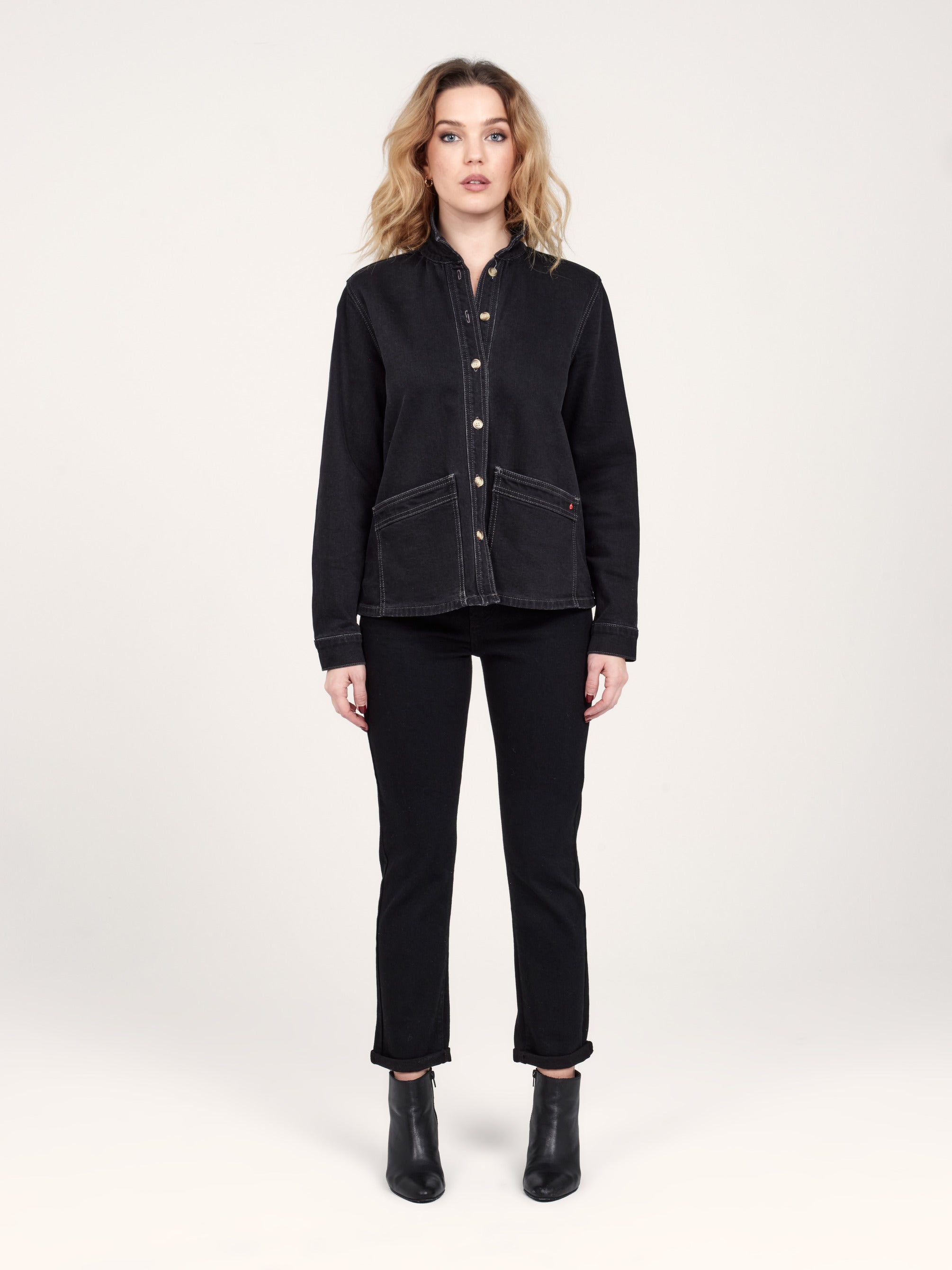 Jean mom noir PATRICIA MFN femme, BLACK, taille 25, porté par Priscilla (1m76) (FAM PARIS) – photo 1