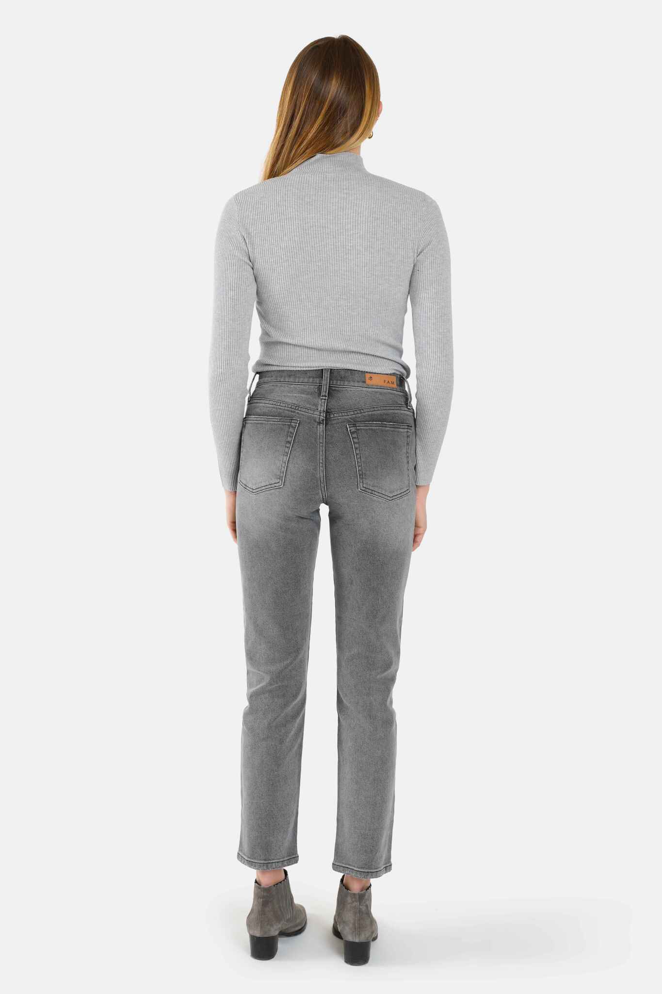 Jean mom gris PATRICIA femme, GREY, taille 26, porté par Lilou (1m75) – photo 5