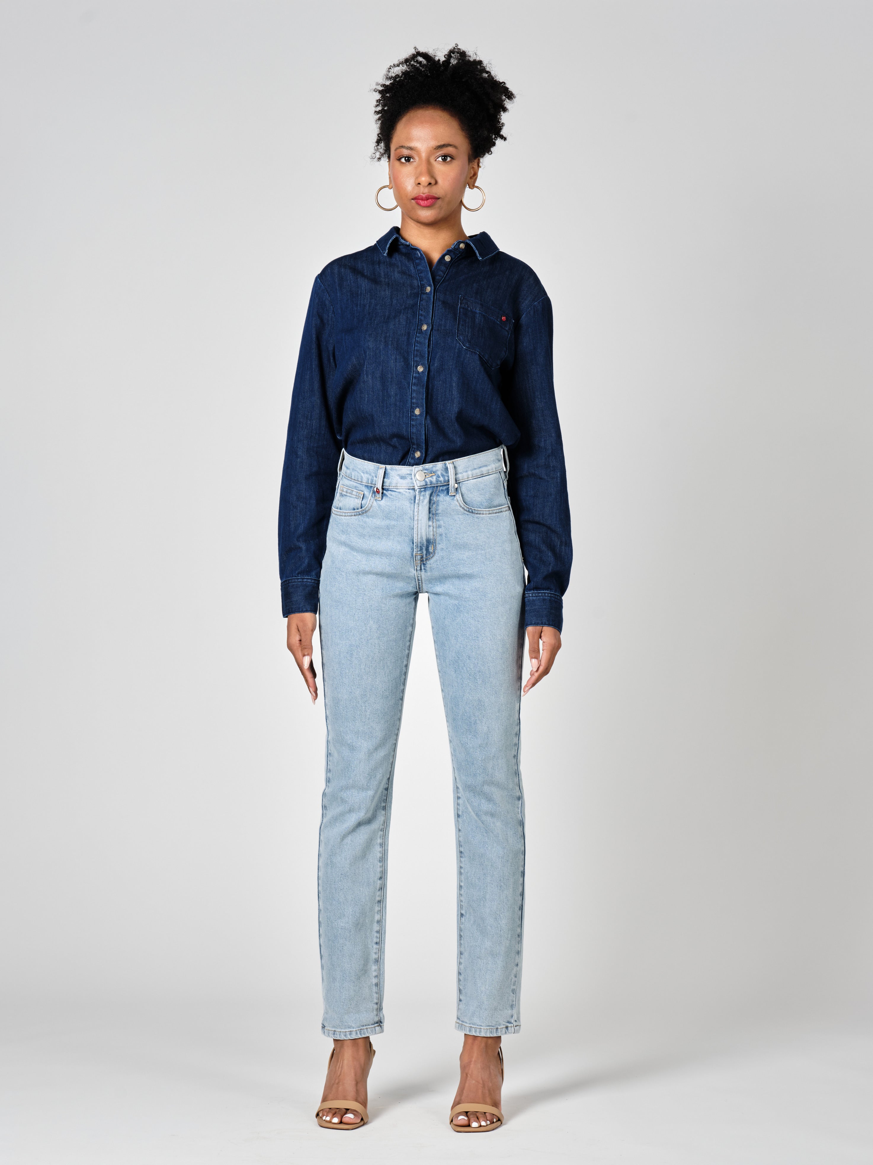 Jean mom bleu clair PATRICIA LONG femme, LIGHT BLUE LONG, taille 24, porté par Shazney (1m75) – photo 4