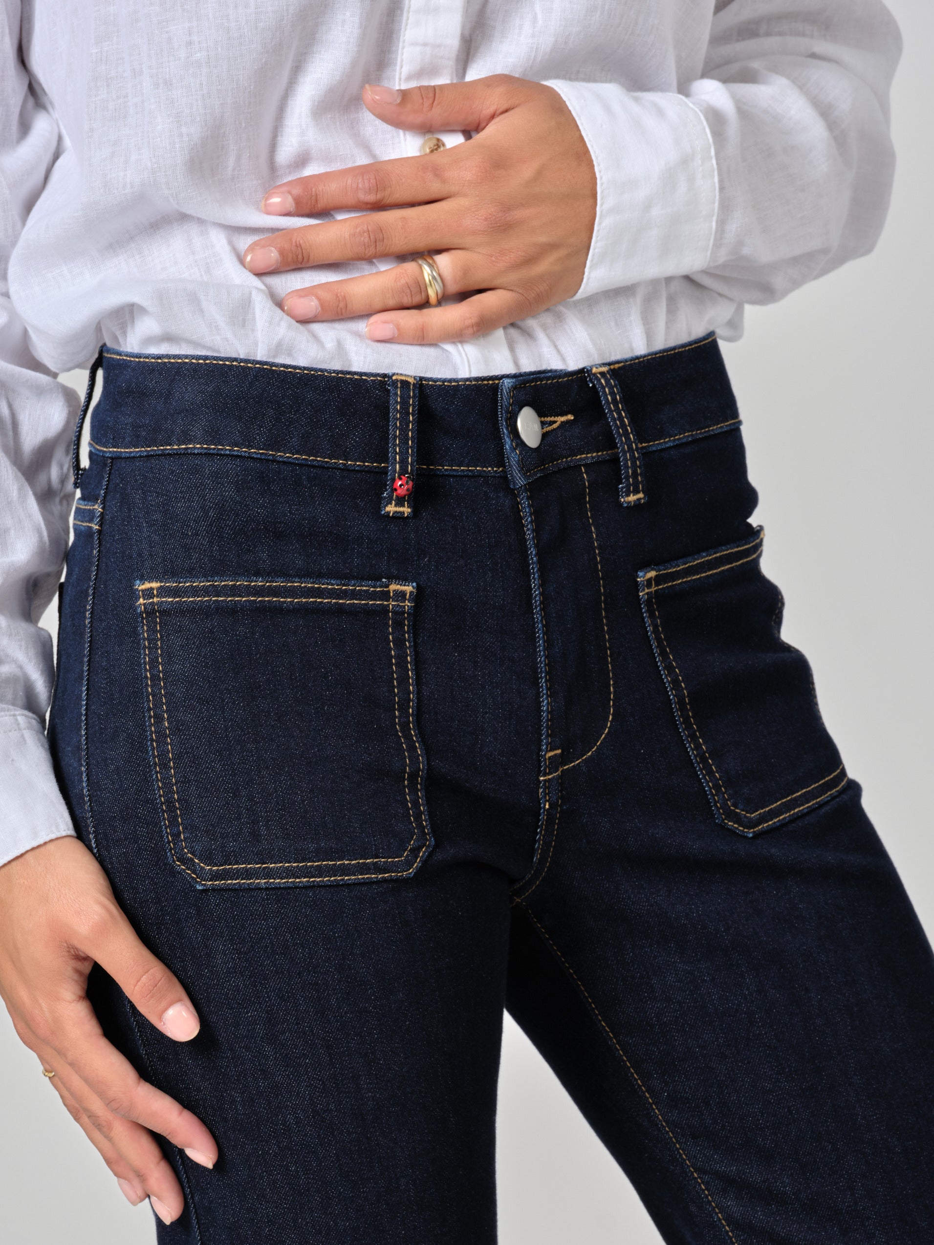 Jean bootcut brut BELLA femme, BRUT, taille 25, porté par Valentine (1m70) – photo 5