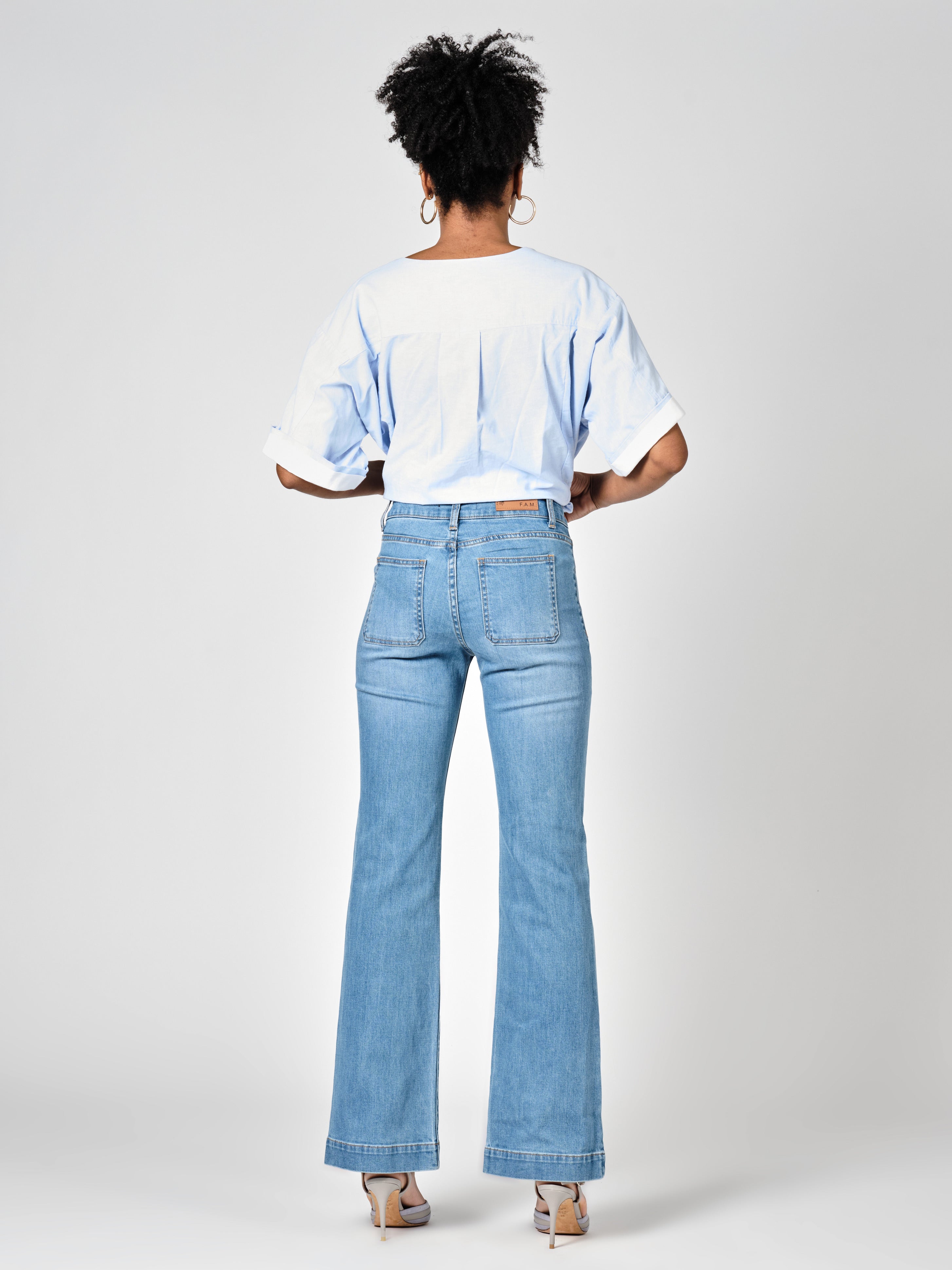 Jean bootcut bleu BELLA femme, BLUE, taille 25, porté par Shazney (1m75) – photo 4