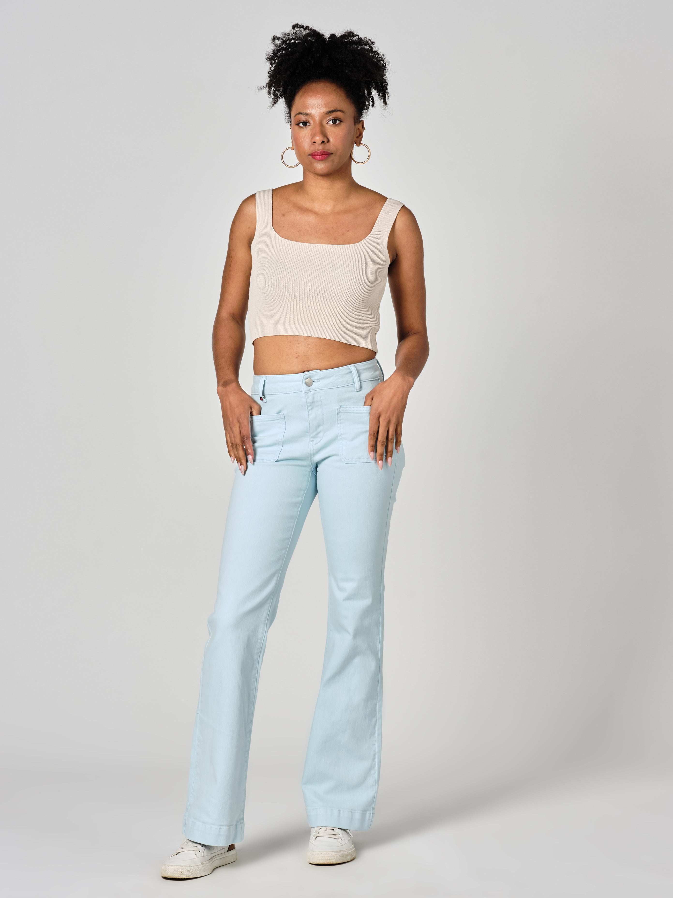 Jean bootcut bleu clair BELLA femme, BABY BLUE, taille 24, porté par Shazney (1m75) (FAM PARIS) – photo 1
