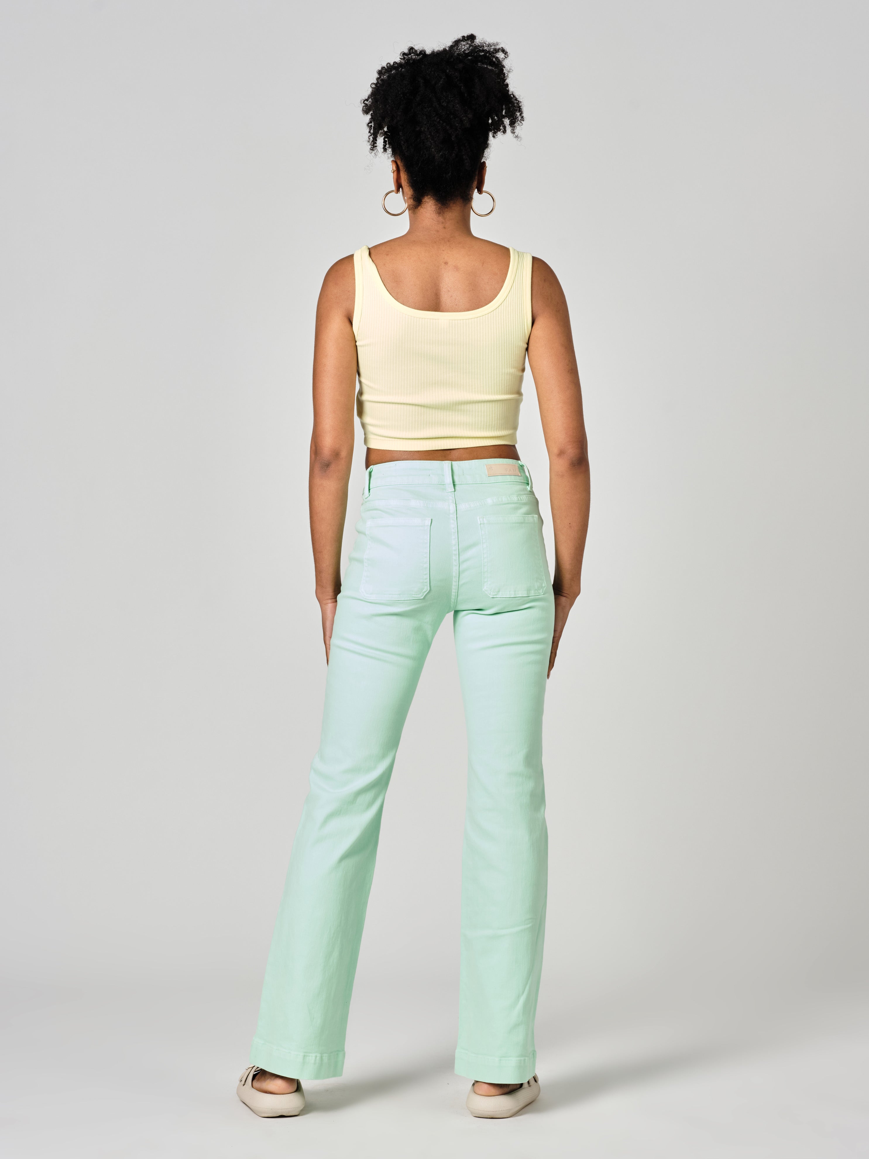 Jean bootcut vert BELLA femme, GREEN, taille 24, porté par Shazney (1m75) – photo 3