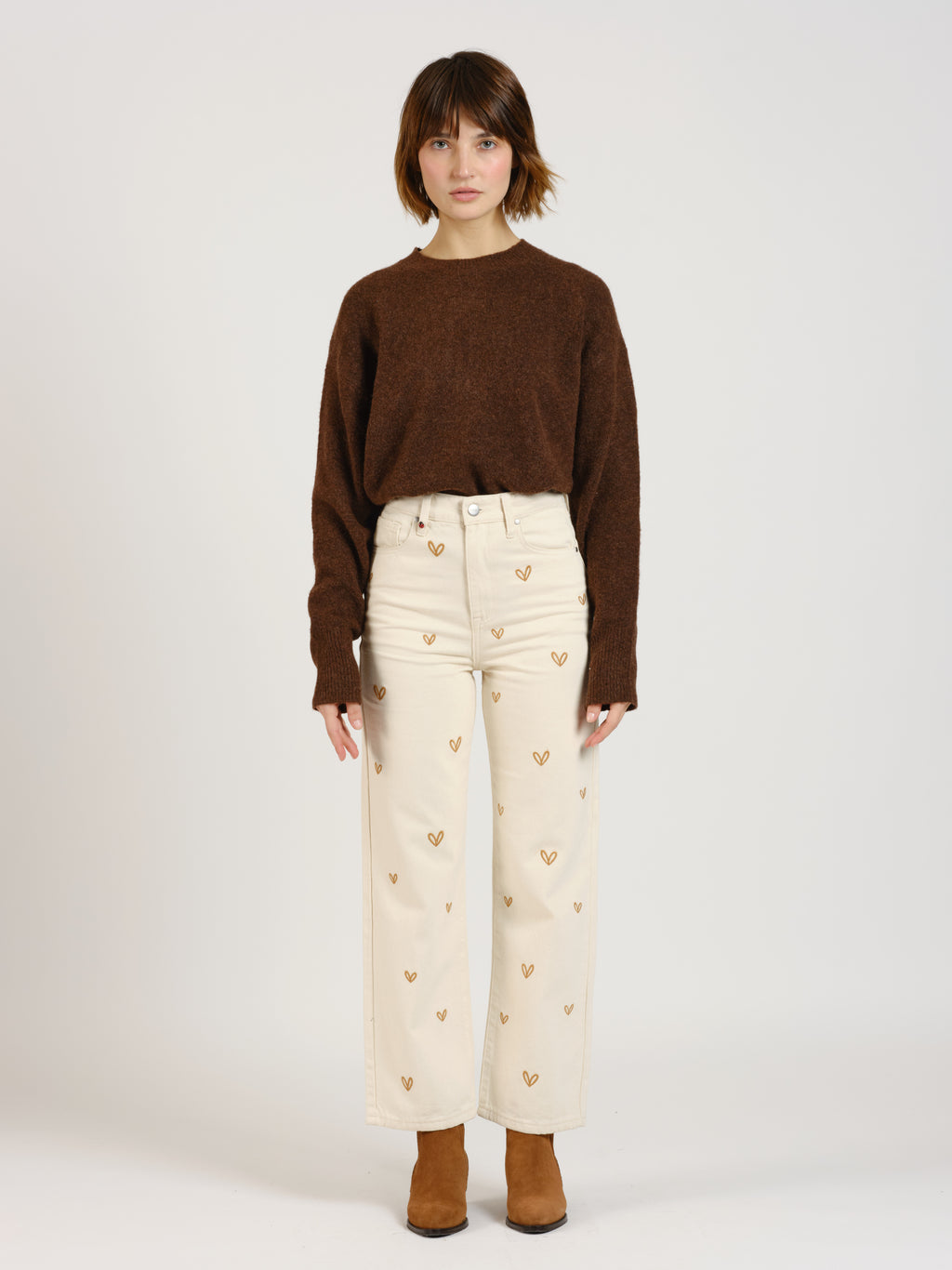 Jean droit greige POLA EMBRO HEART femme, GREIGE, taille 24, porté par Sarah (1m73) – photo 2