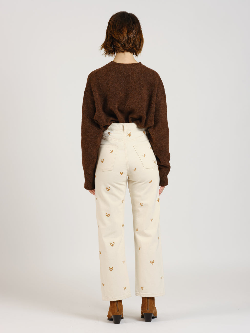 Jean droit greige POLA EMBRO HEART femme, GREIGE, taille 24, porté par Sarah (1m73) – photo 4