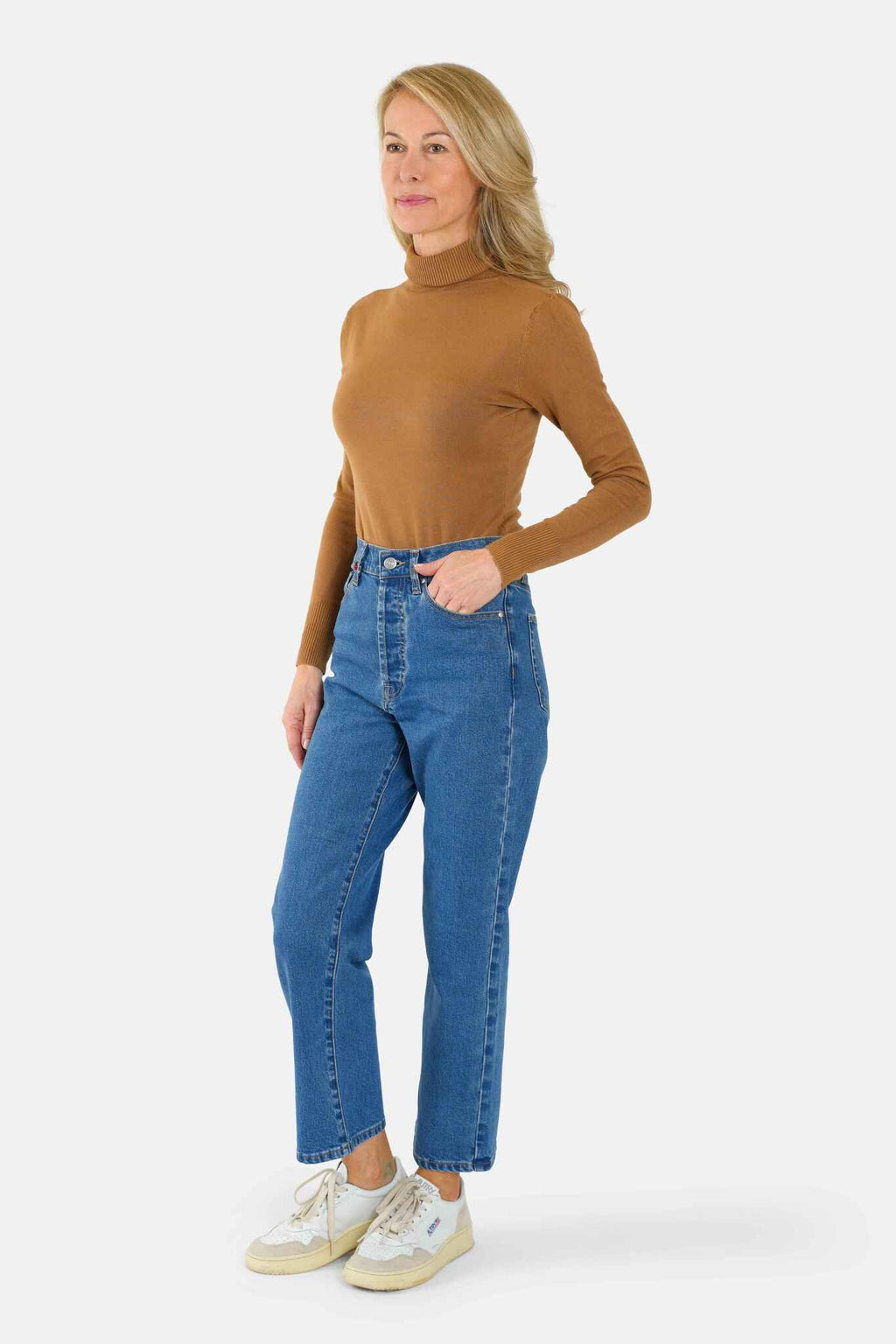 Jean straight stone POLA femme, STONE, taille 26, porté par Jessica (1m75) – photo 2