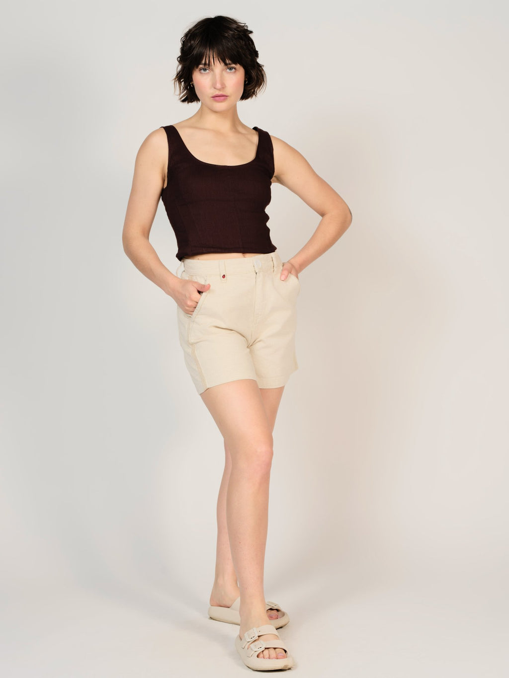 Short court taille haute écru AXELLE femme, GREIGE, taille XS, porté par Sarah (1m72) (FAM PARIS) – photo 1