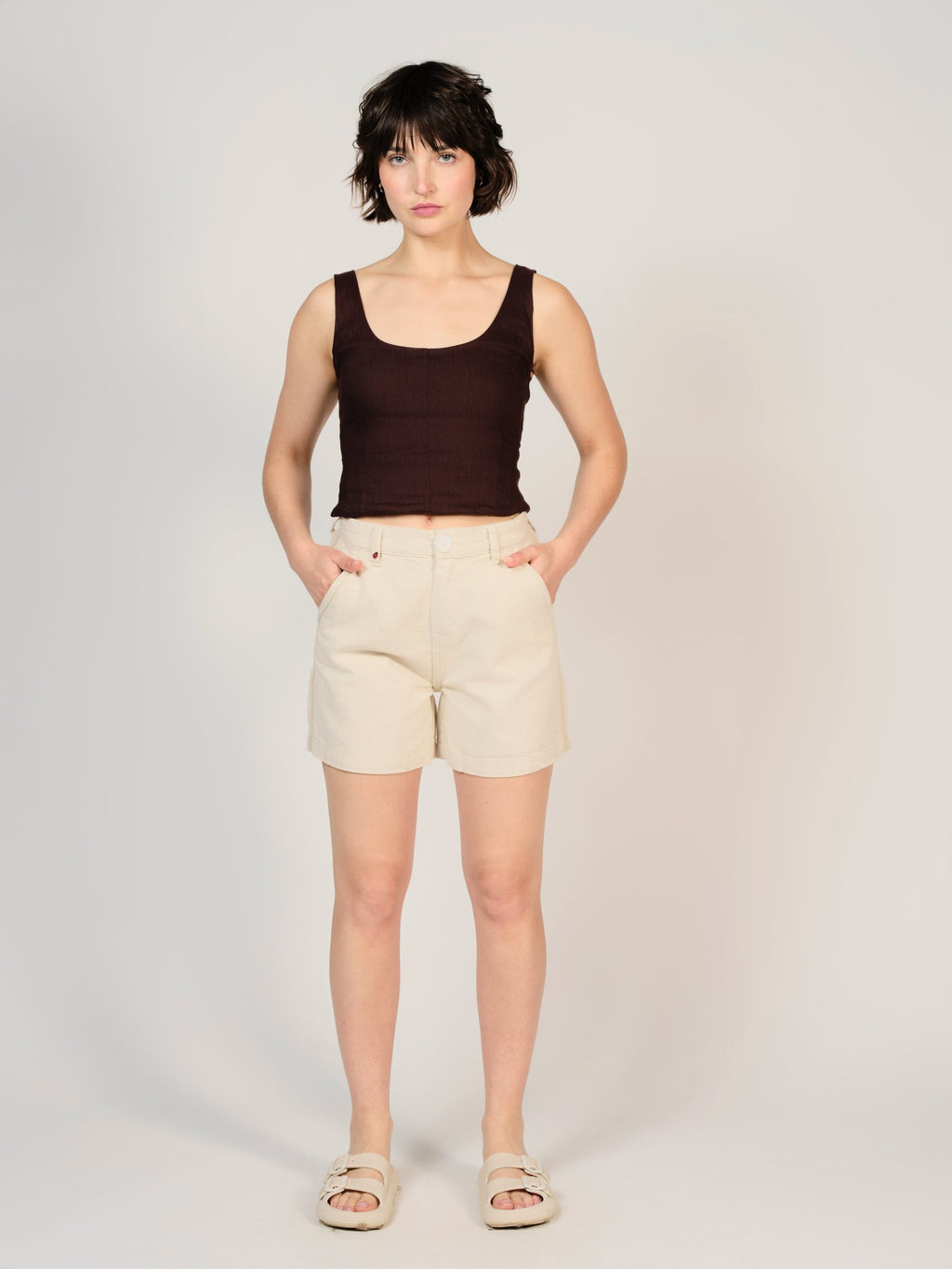 Short court taille haute écru AXELLE femme, GREIGE, taille XS, porté par Sarah (1m72) – photo 2