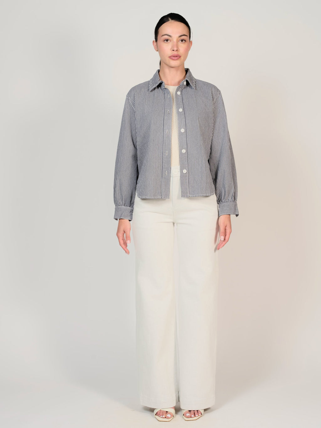 Chemise en jean à rayure bleue marine SALOME femme, STRIPE NAVY, taille XS, porté par Mélissa (1m70) – photo 2